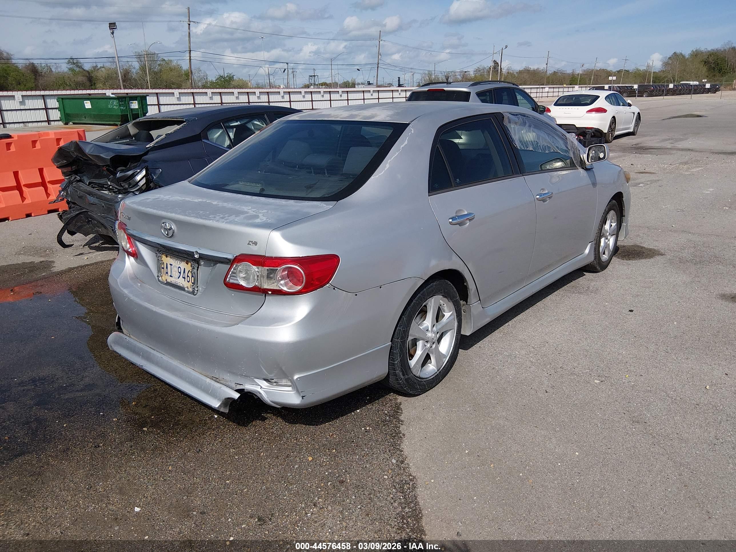 TOYOTA COROLLA image 4