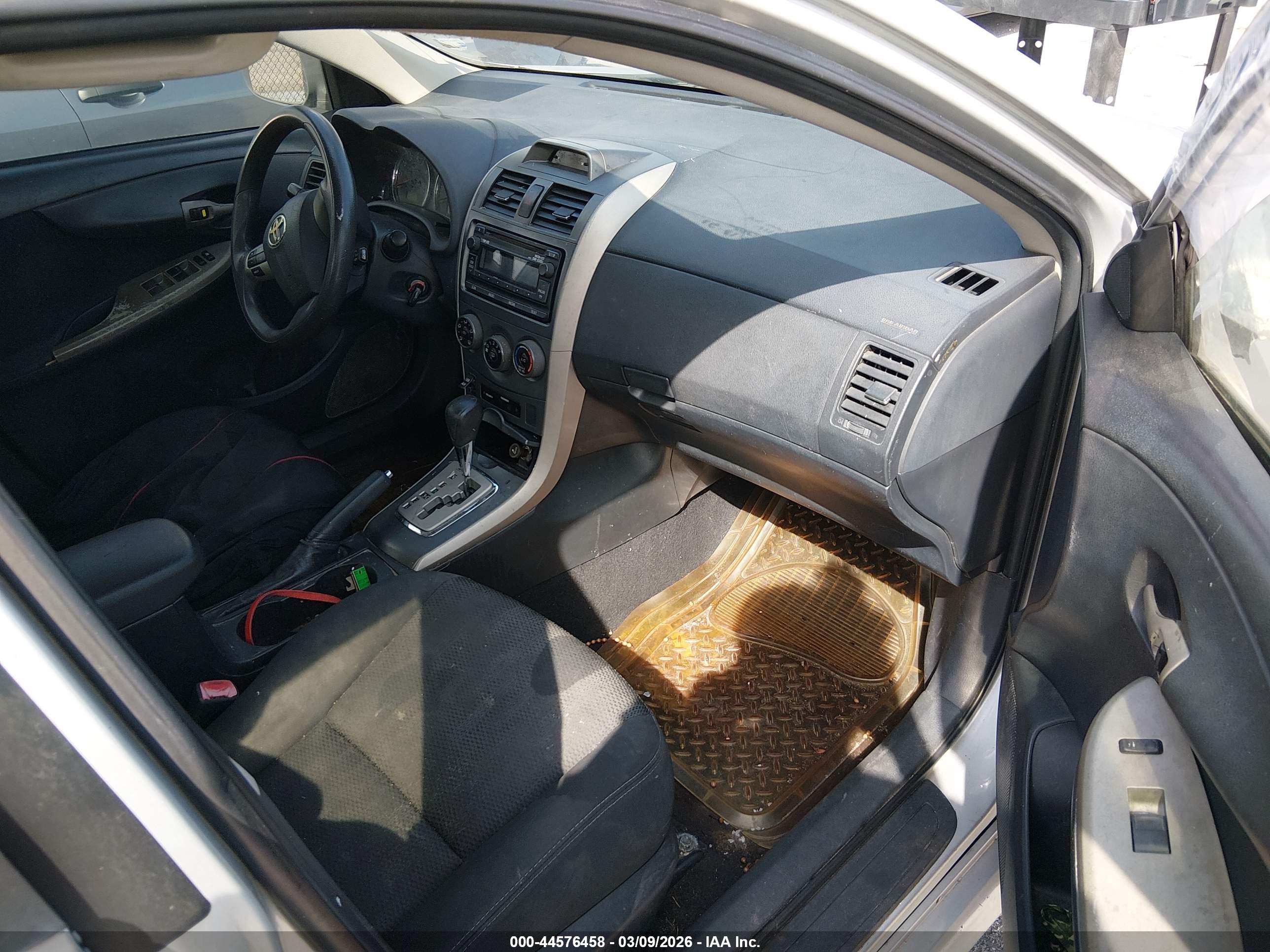 TOYOTA COROLLA image 5