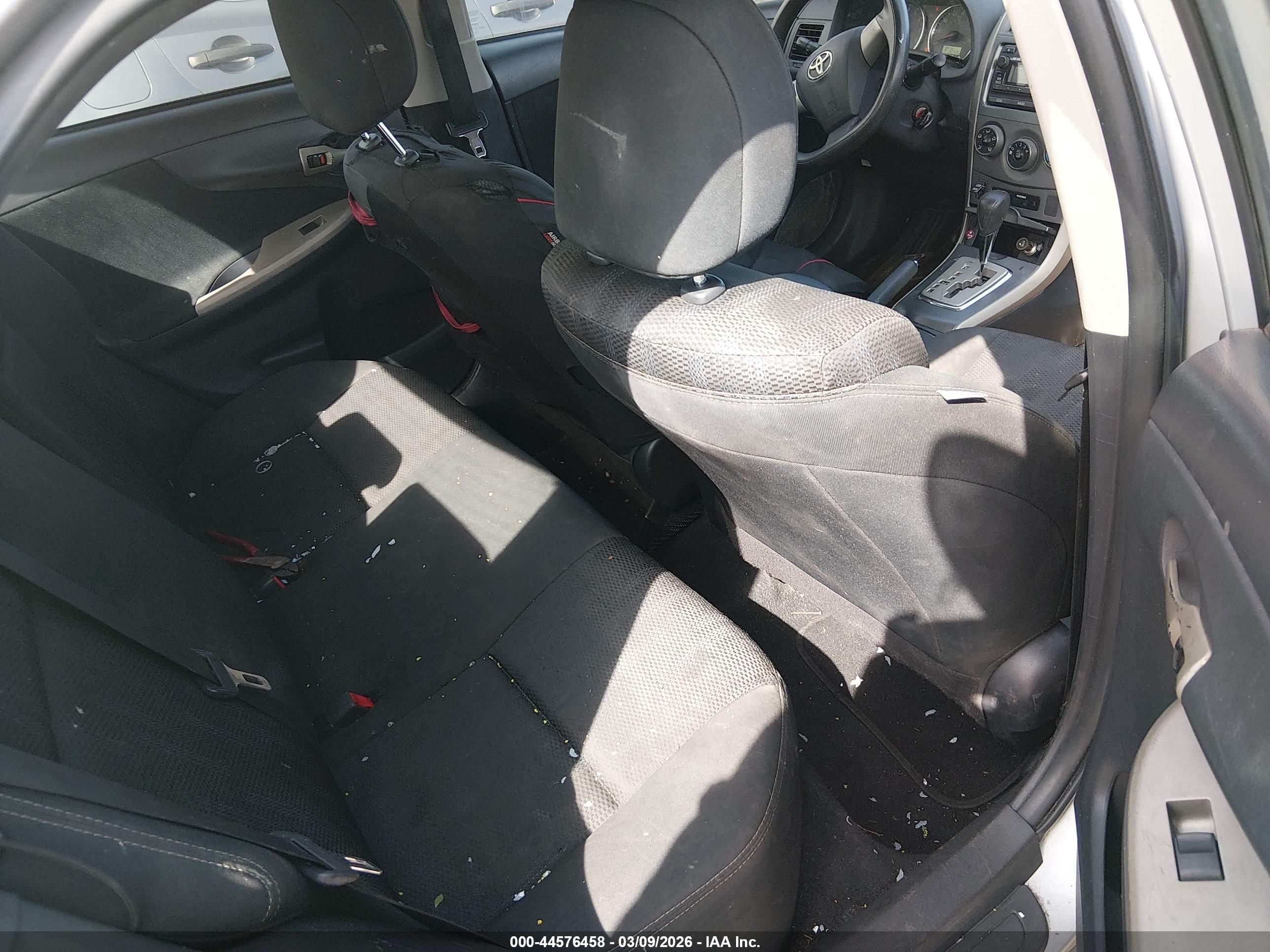 TOYOTA COROLLA image 8