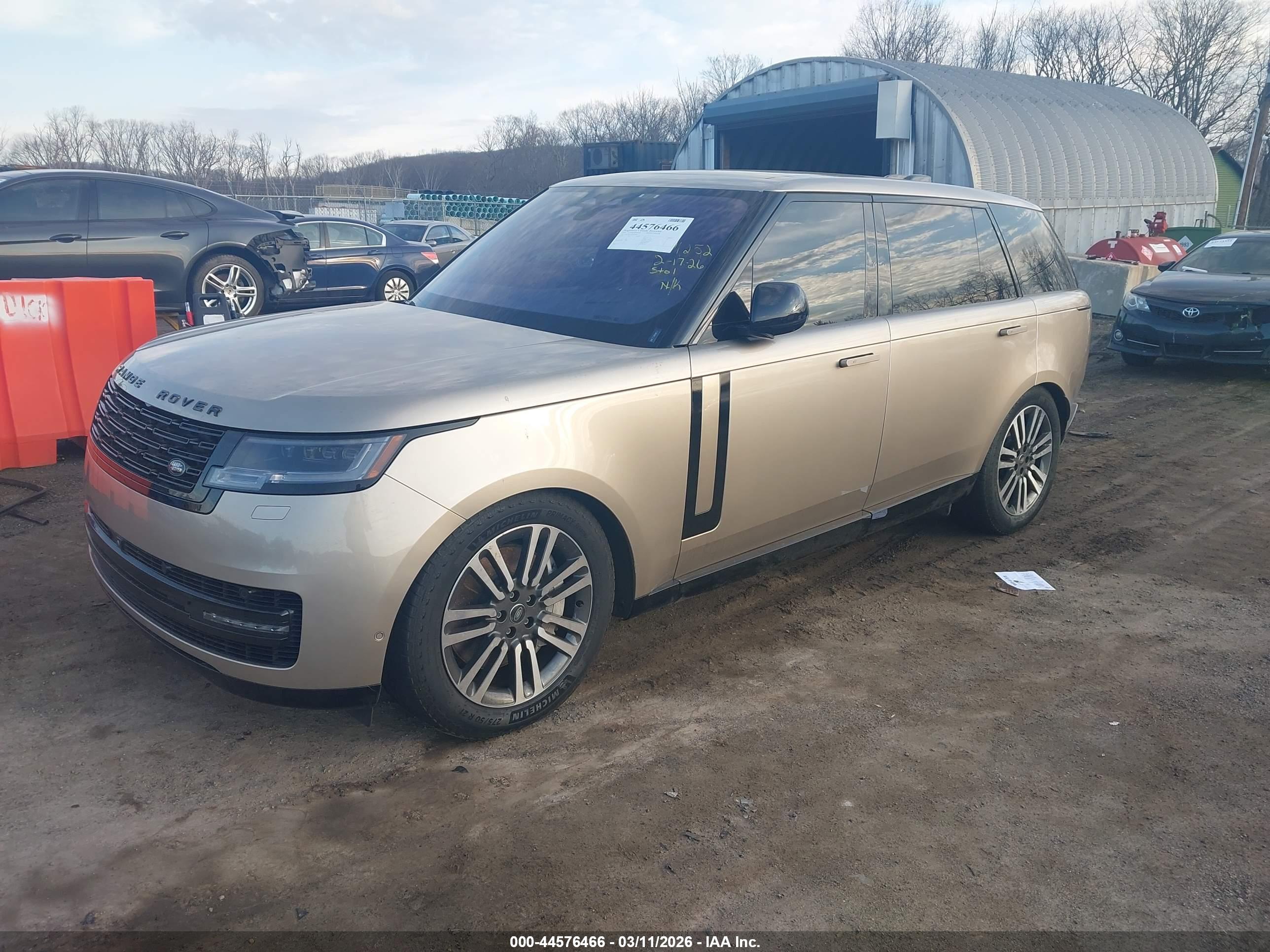 LAND ROVER image 2