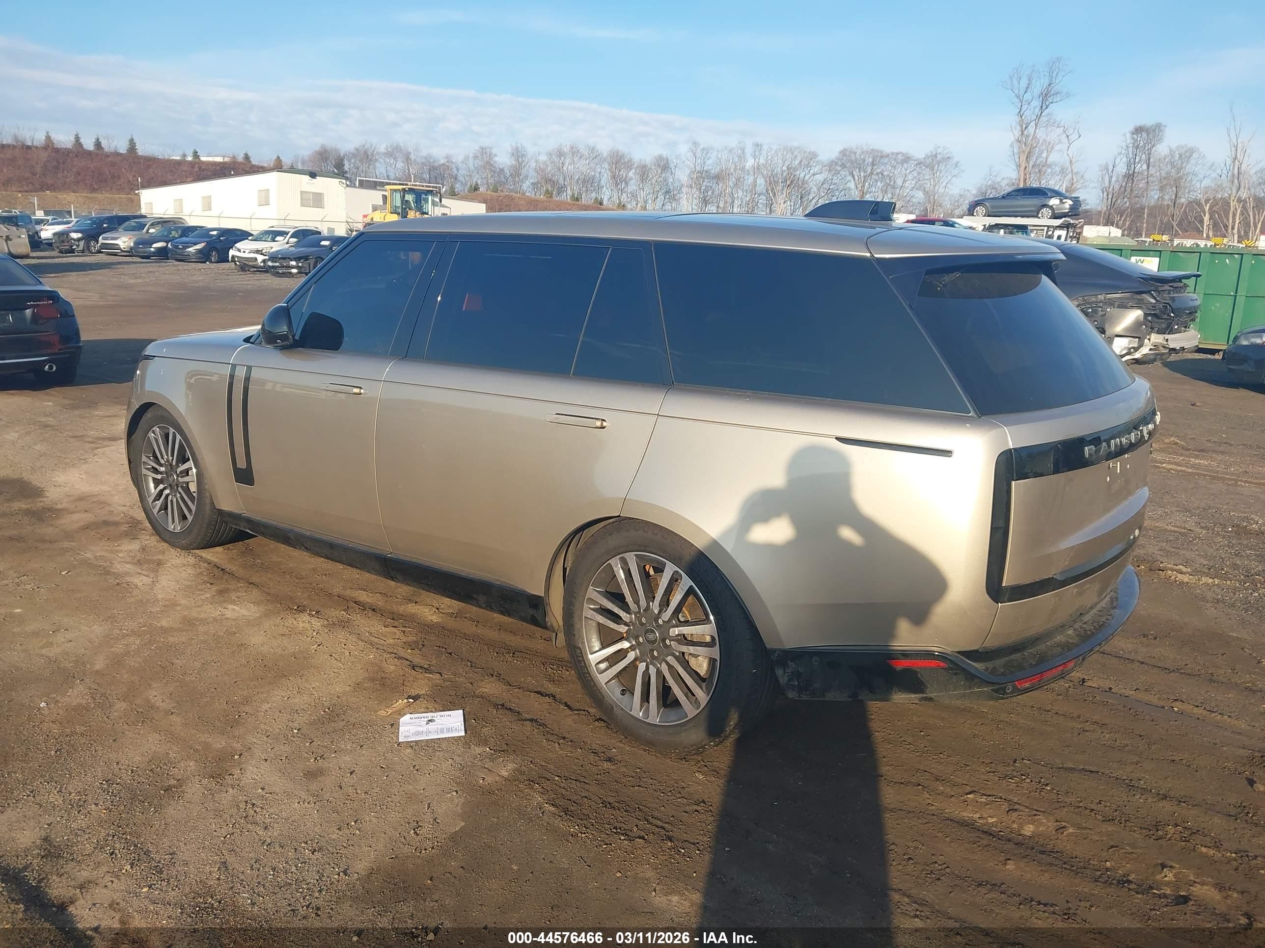 LAND ROVER image 3