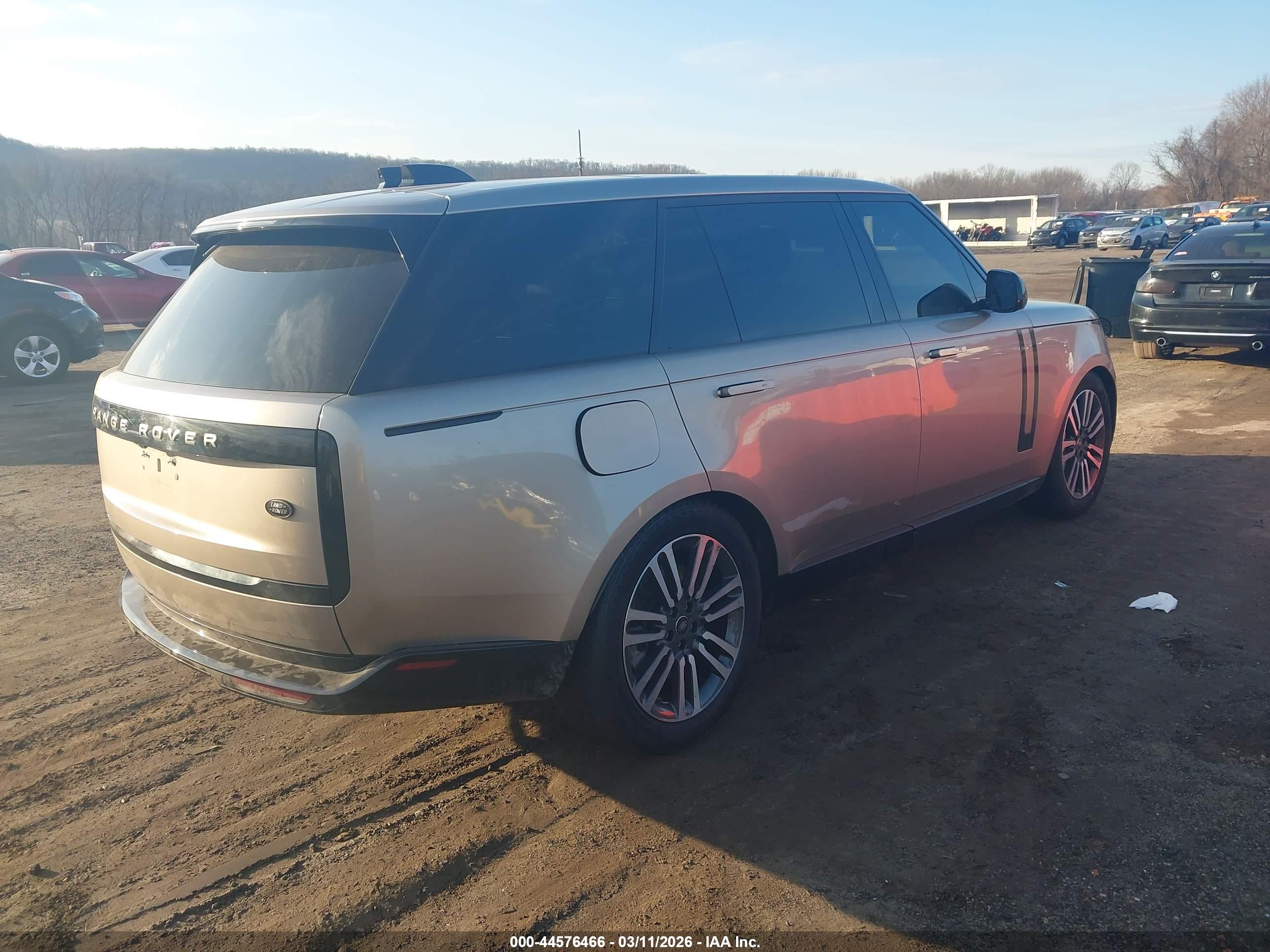 LAND ROVER image 4