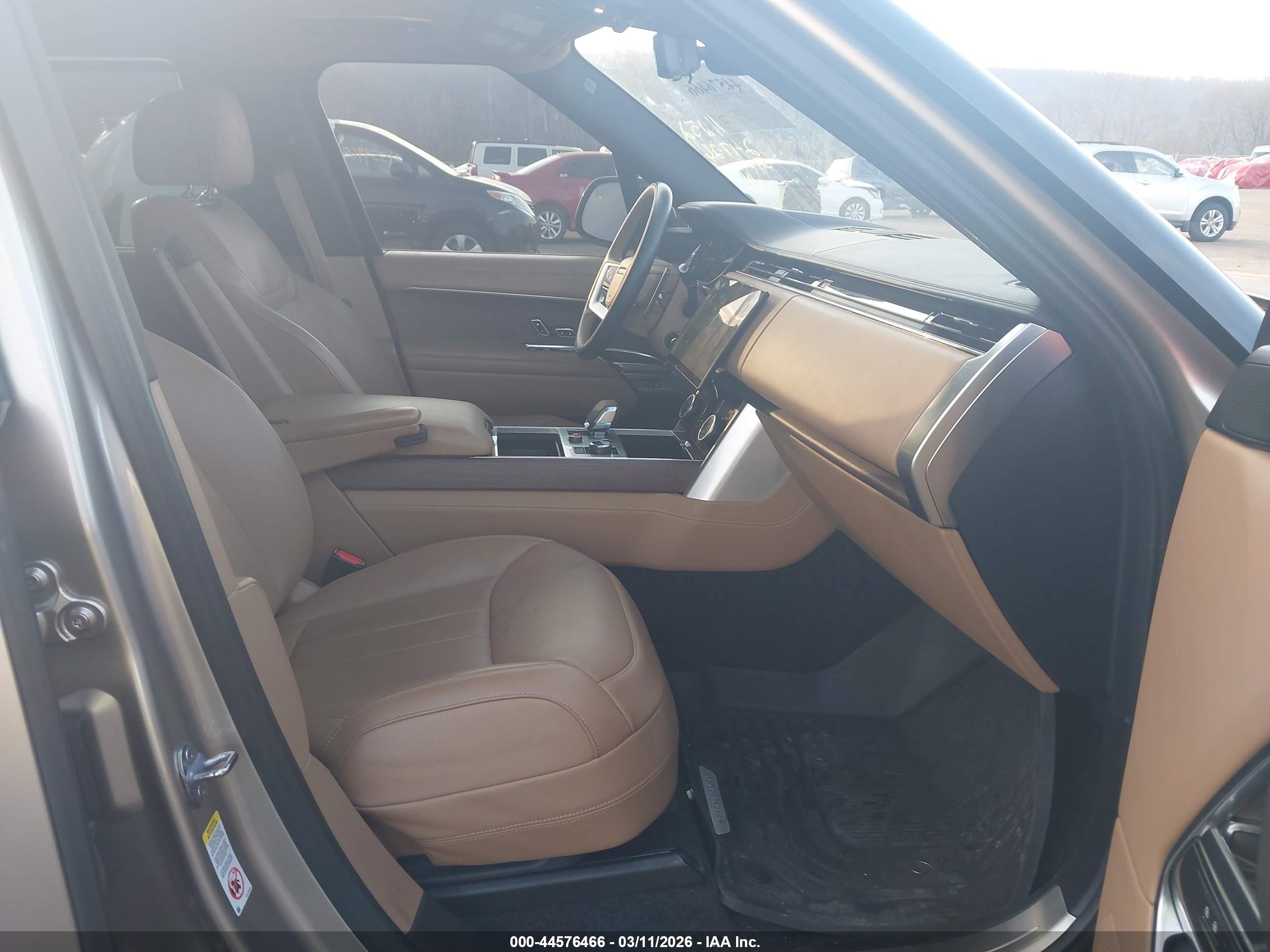 LAND ROVER image 5