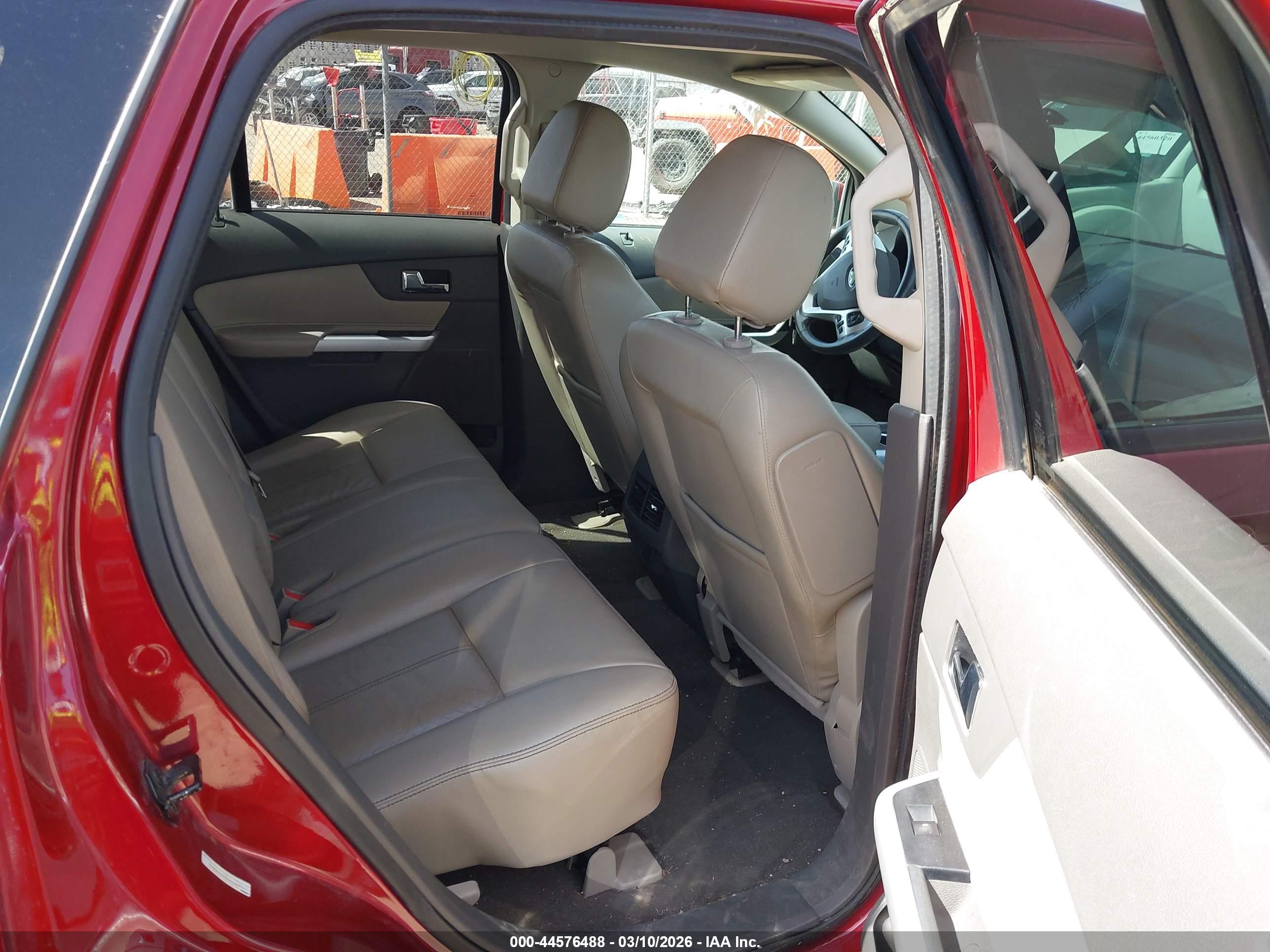 FORD EDGE image 8