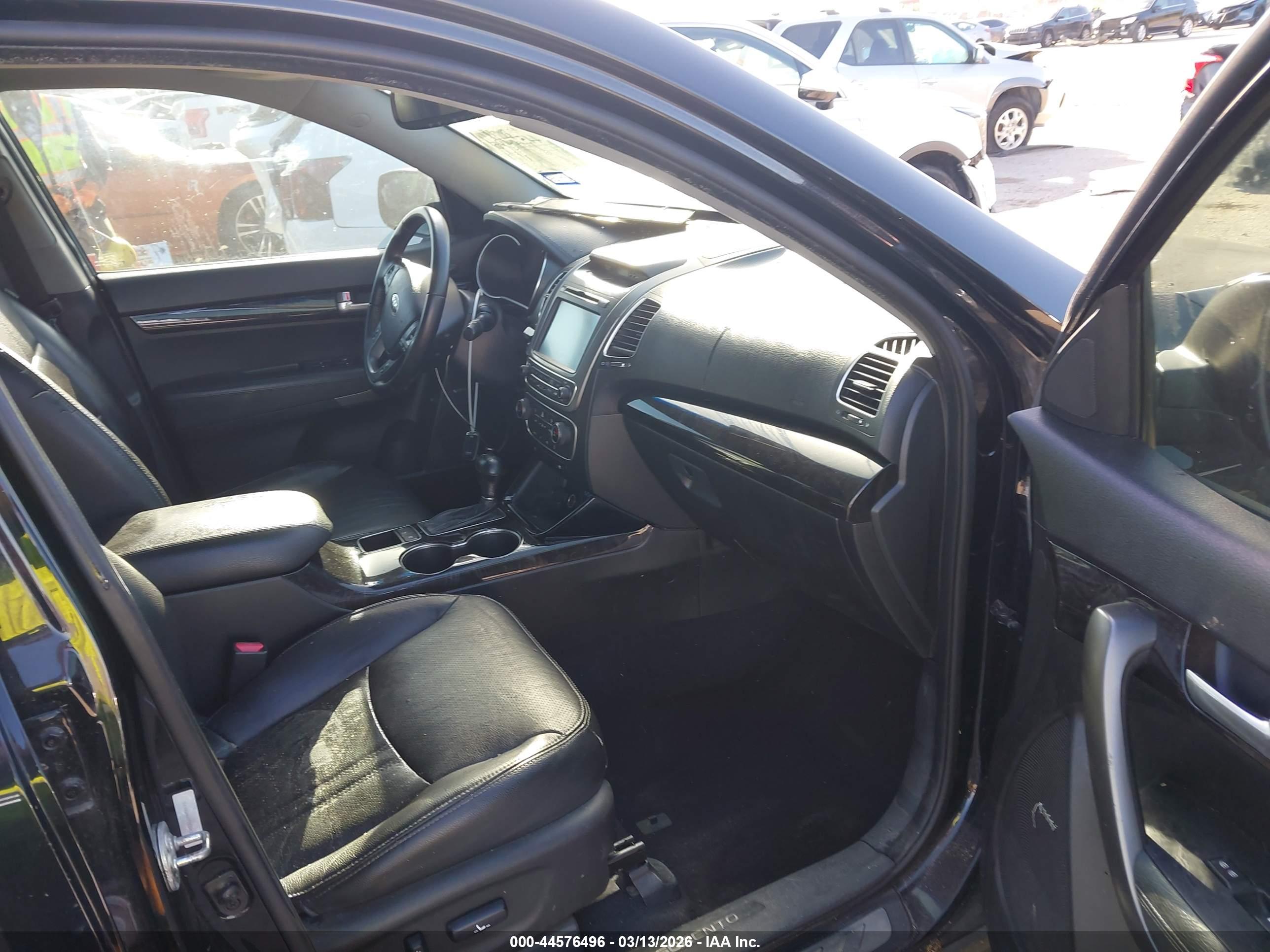 KIA SORENTO image 5
