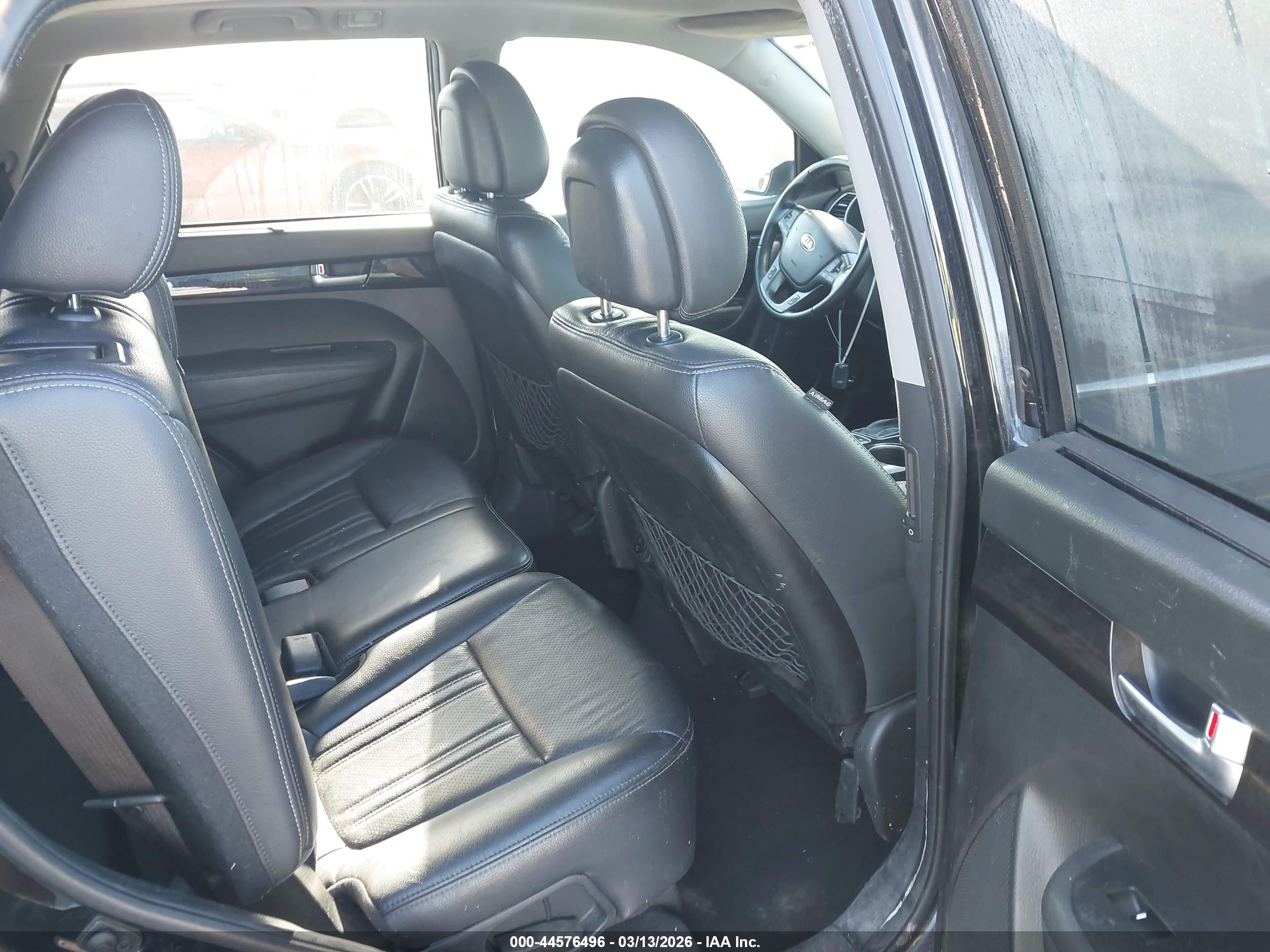 KIA SORENTO image 8
