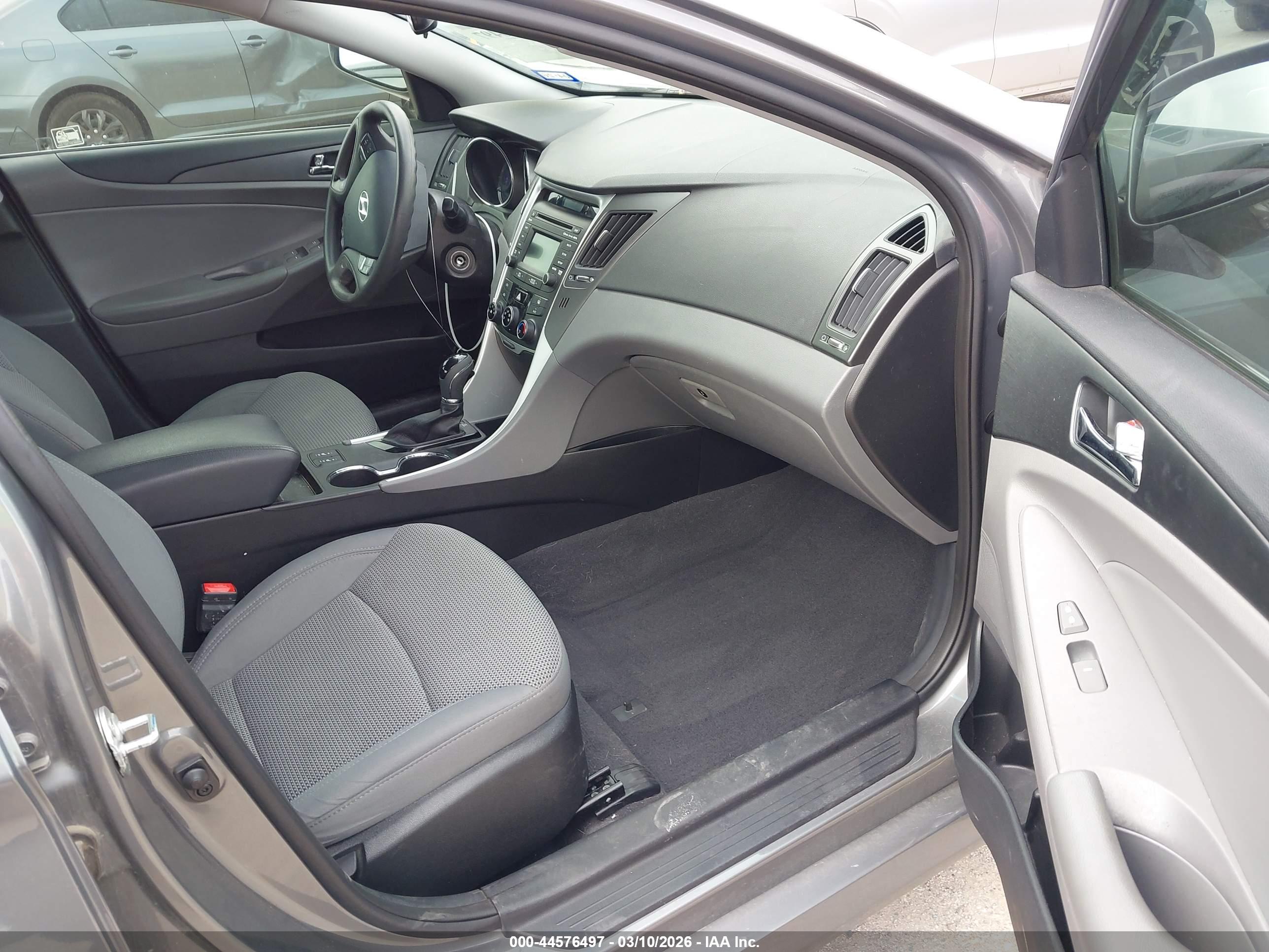 HYUNDAI SONATA image 5