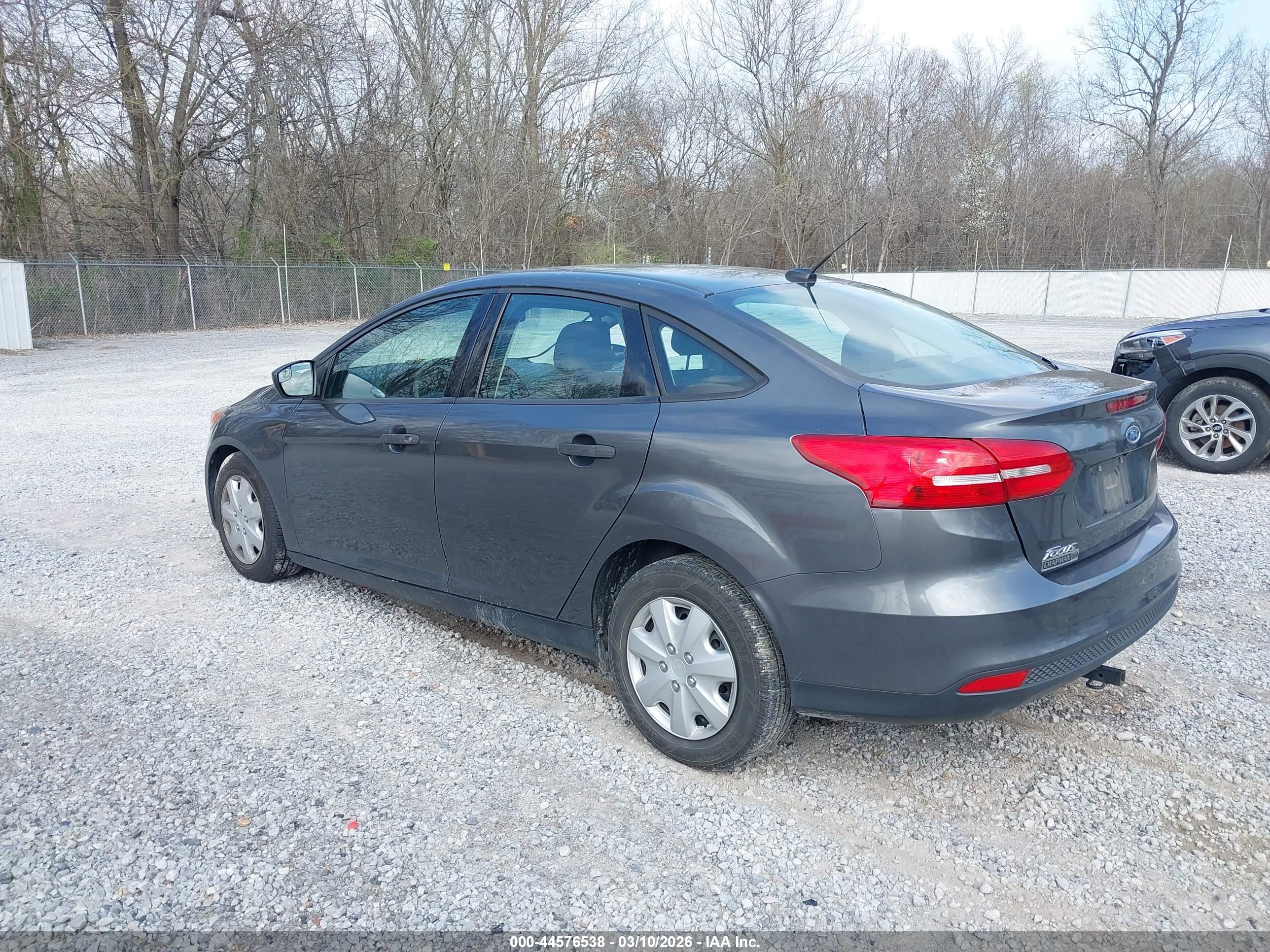 FORD FOCUS image 3