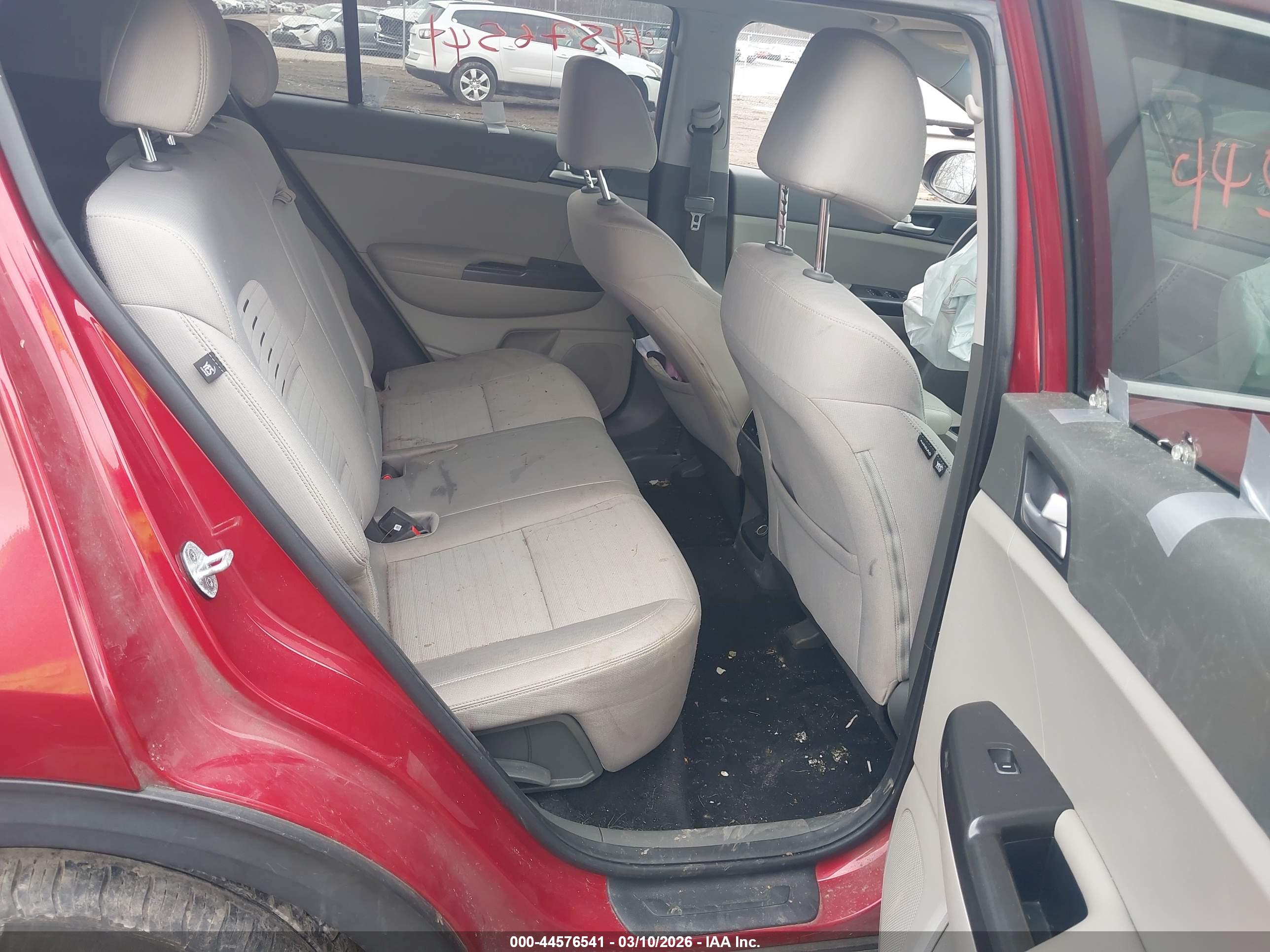 KIA SPORTAGE image 8