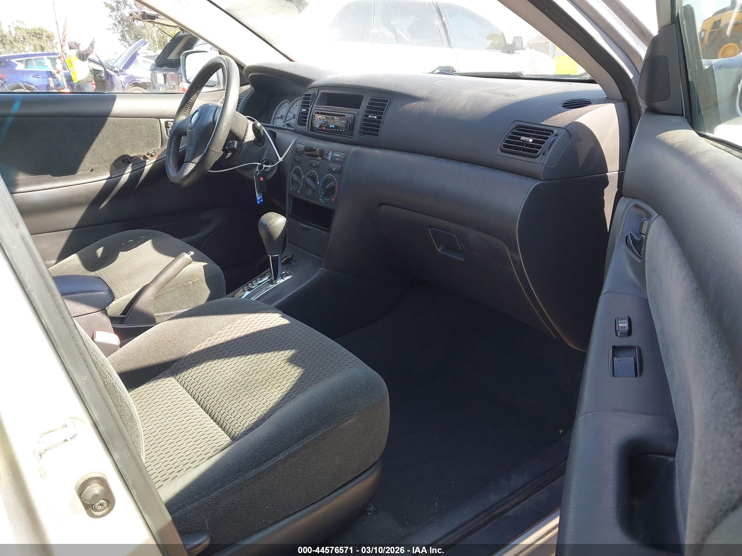 TOYOTA COROLLA image 5