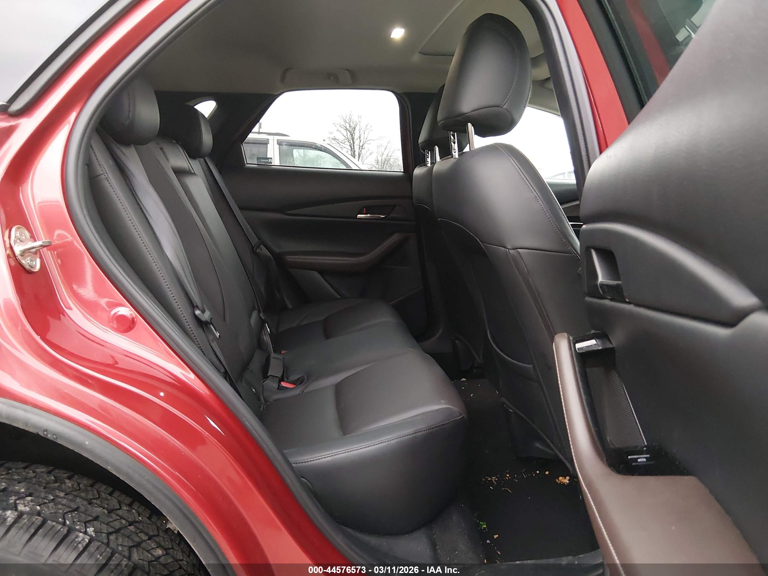 MAZDA CX-30 image 8
