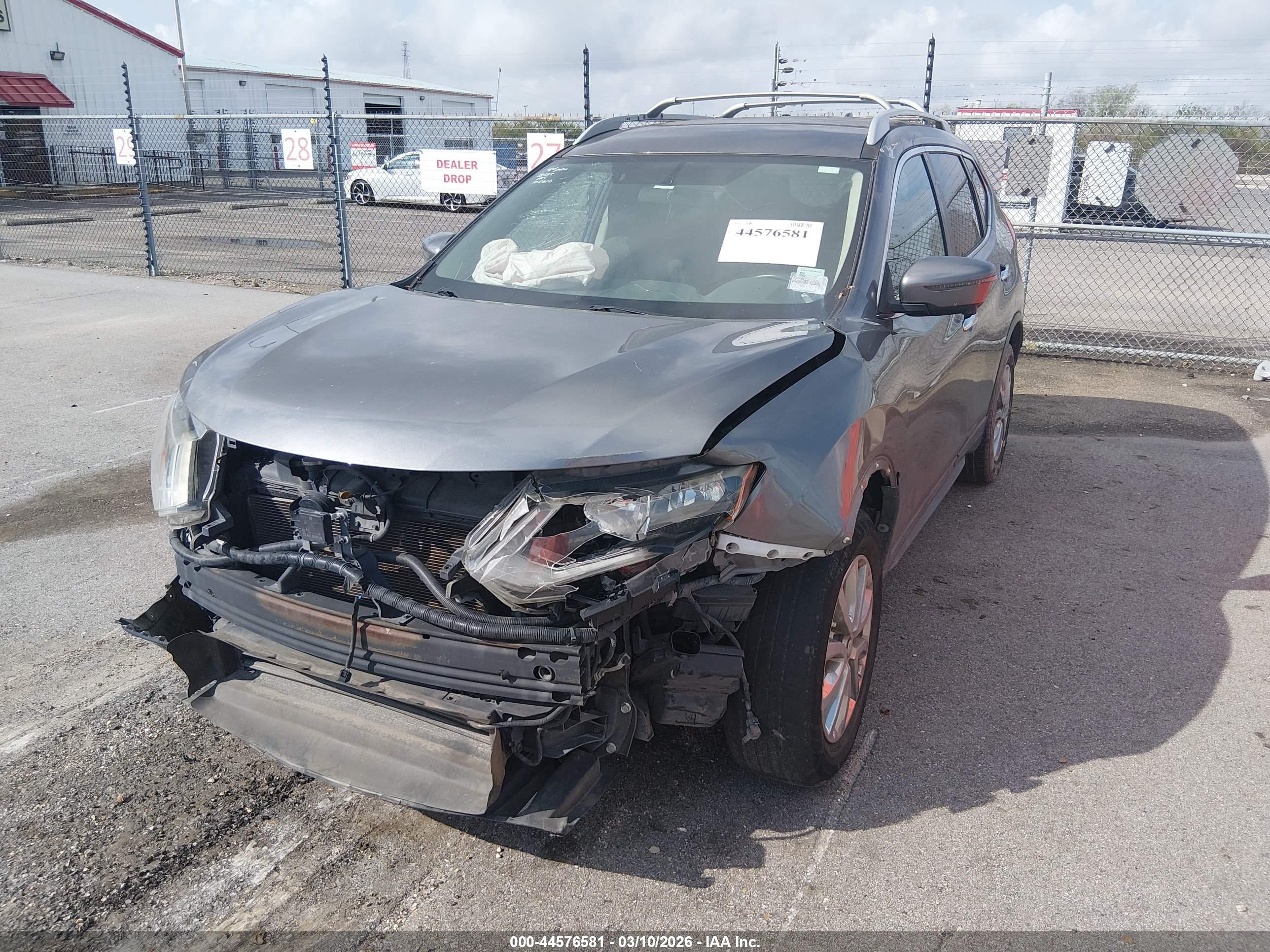 NISSAN ROGUE image 2