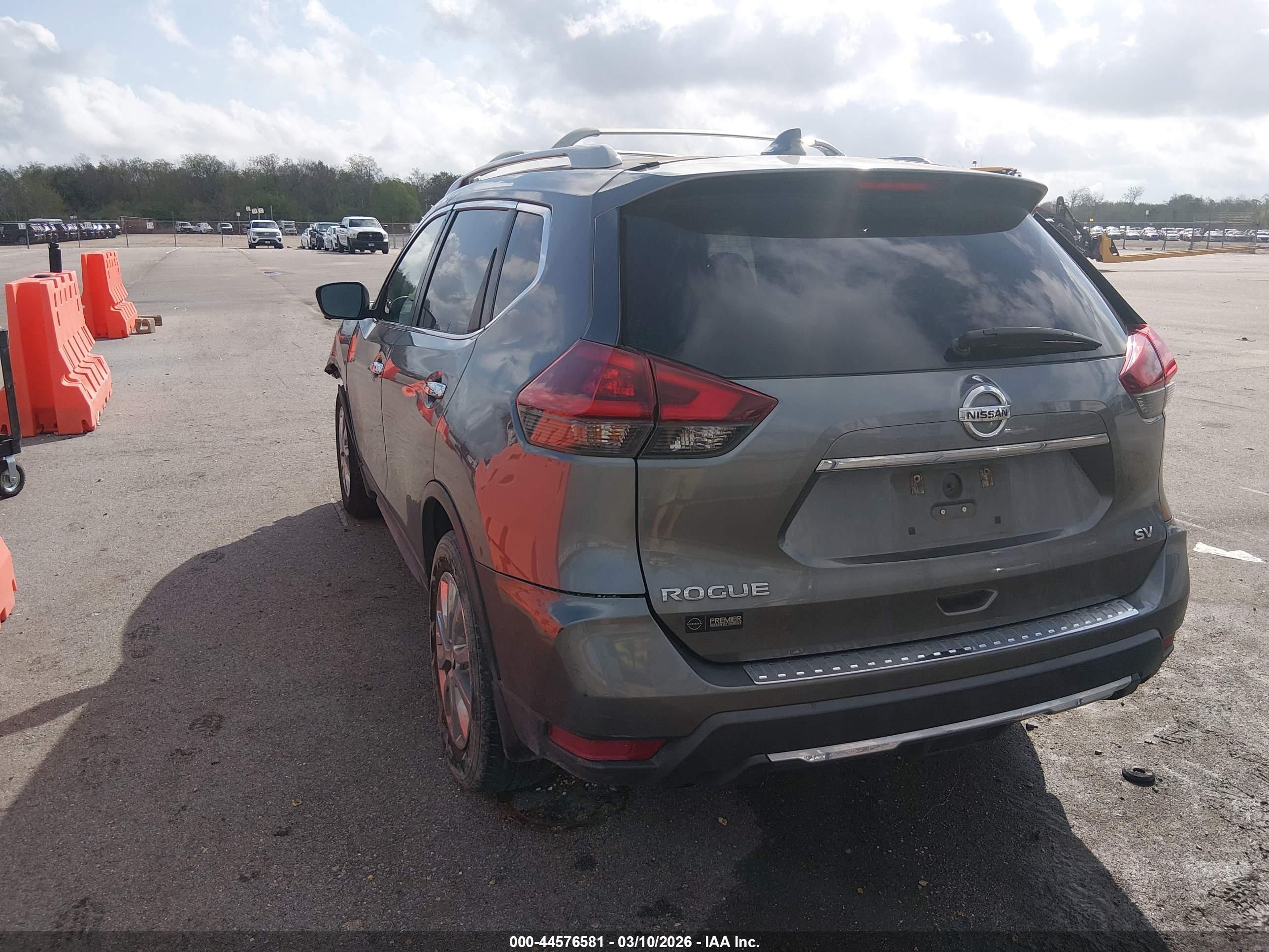 NISSAN ROGUE image 3