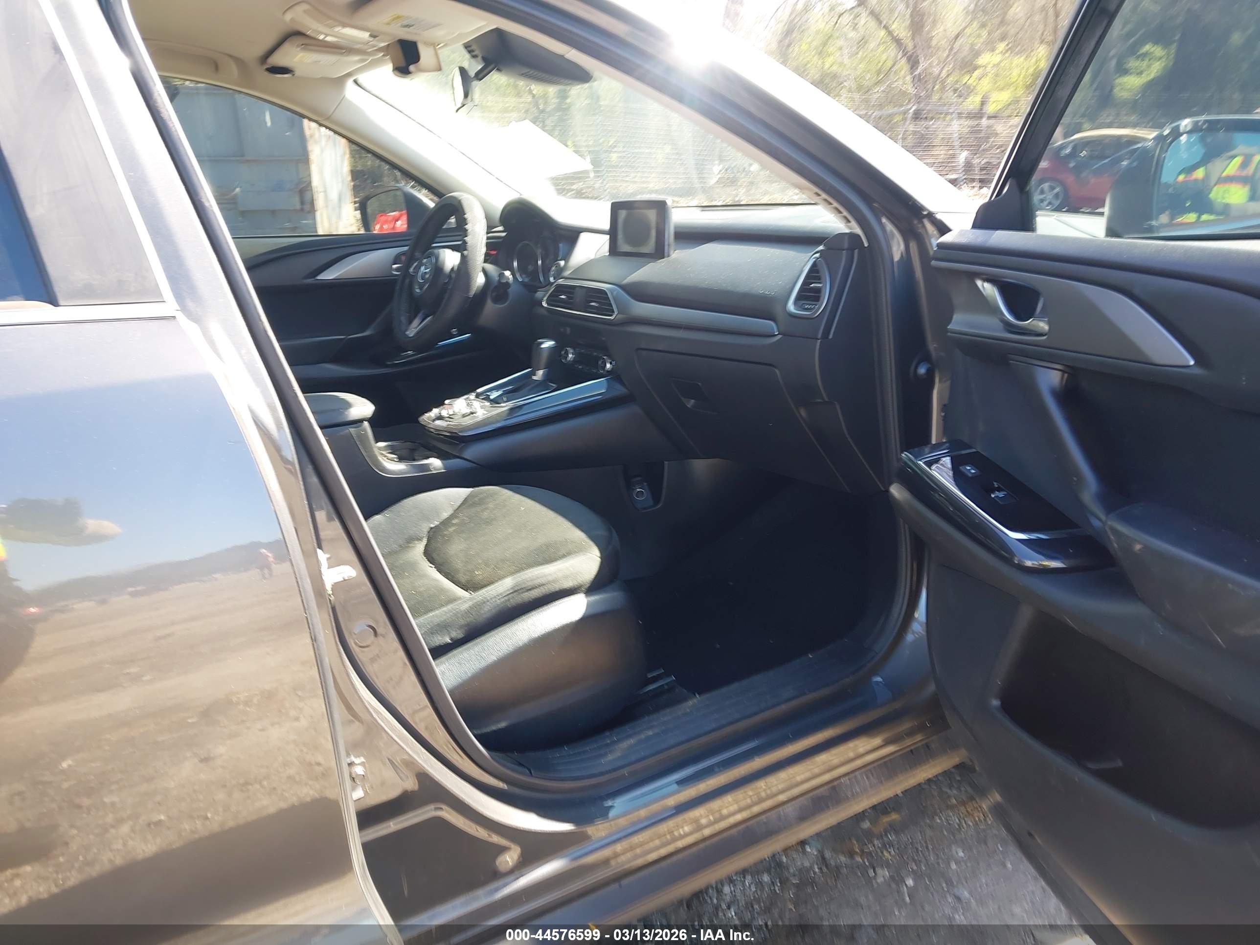 MAZDA CX-9 image 5