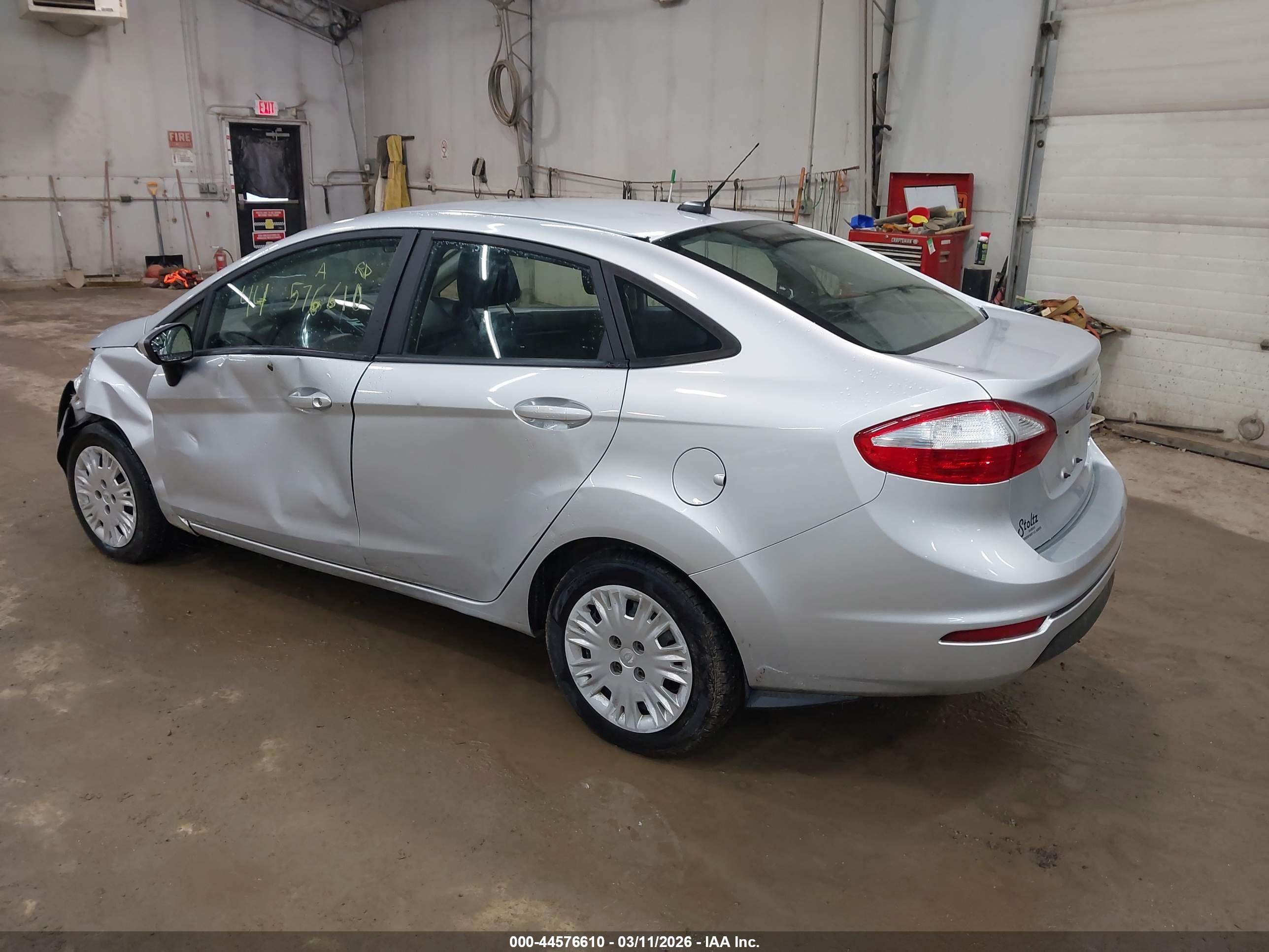 FORD FIESTA image 3