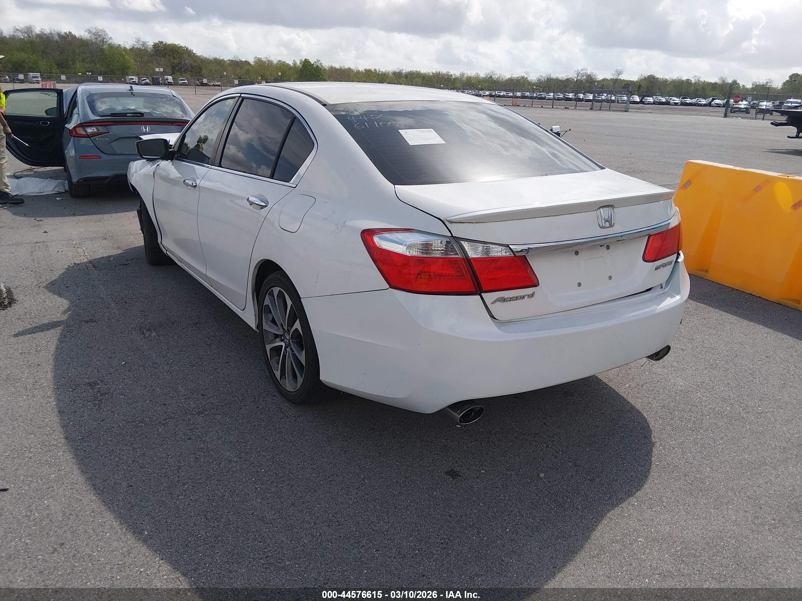 HONDA ACCORD image 3
