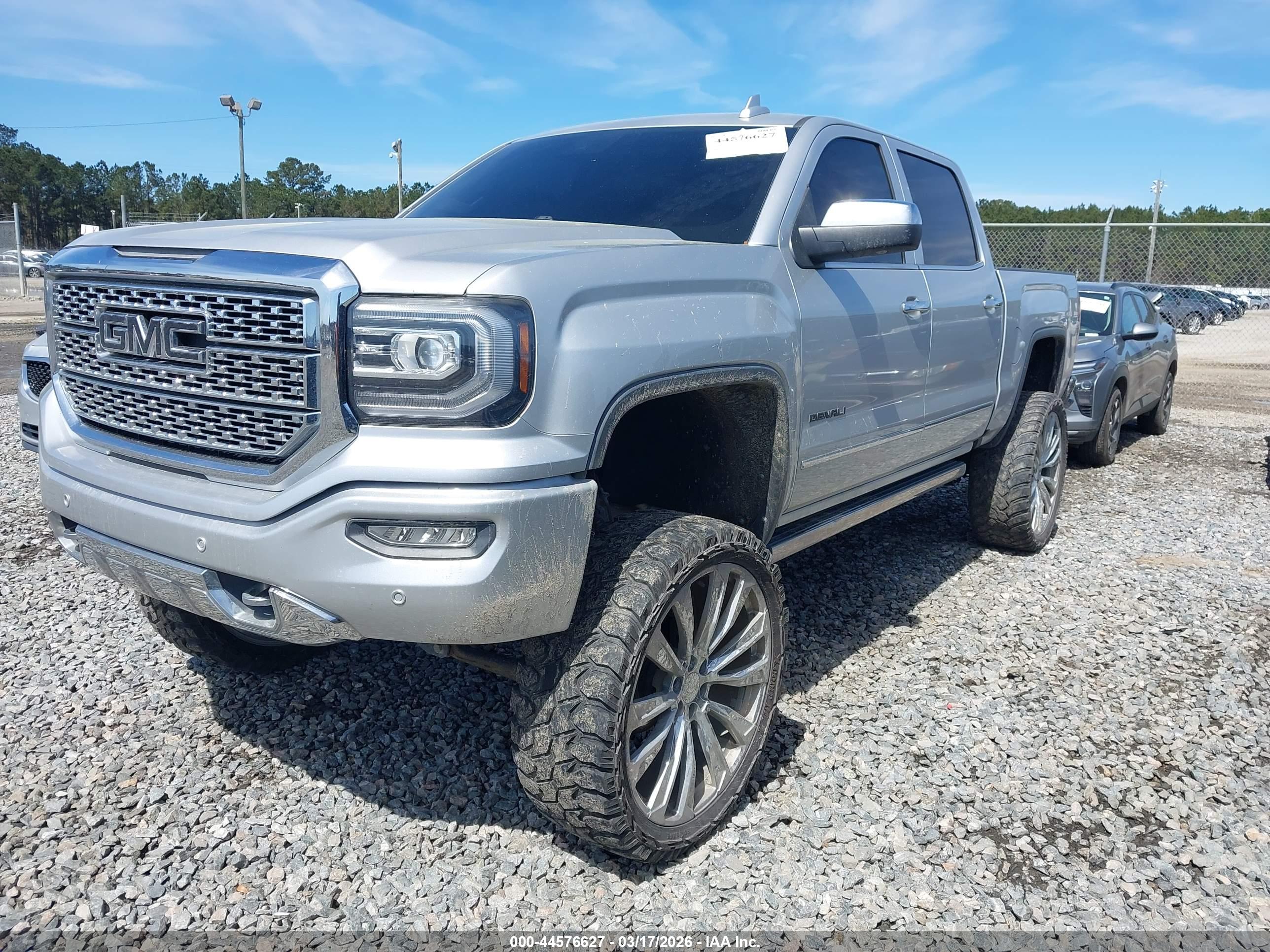 GMC SIERRA image 2