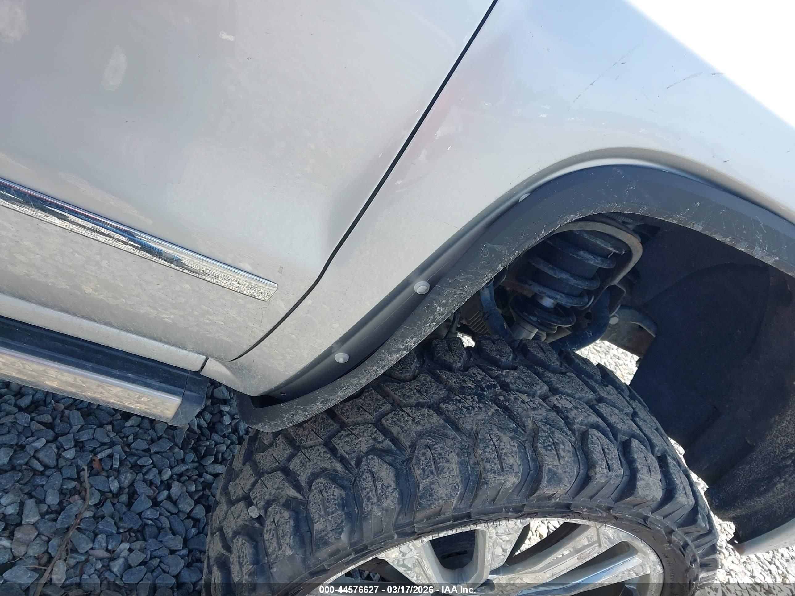 GMC SIERRA image 6