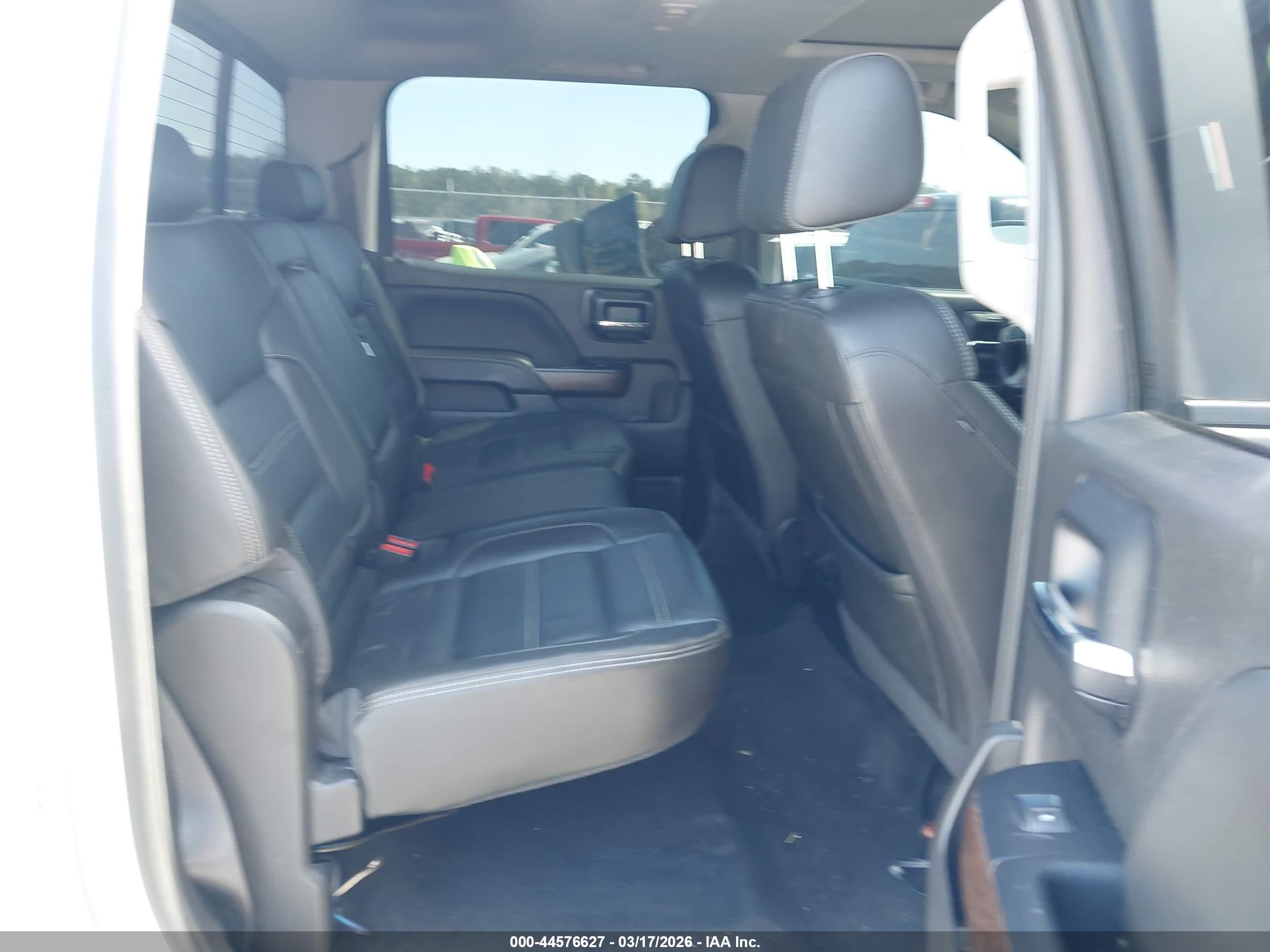 GMC SIERRA image 8