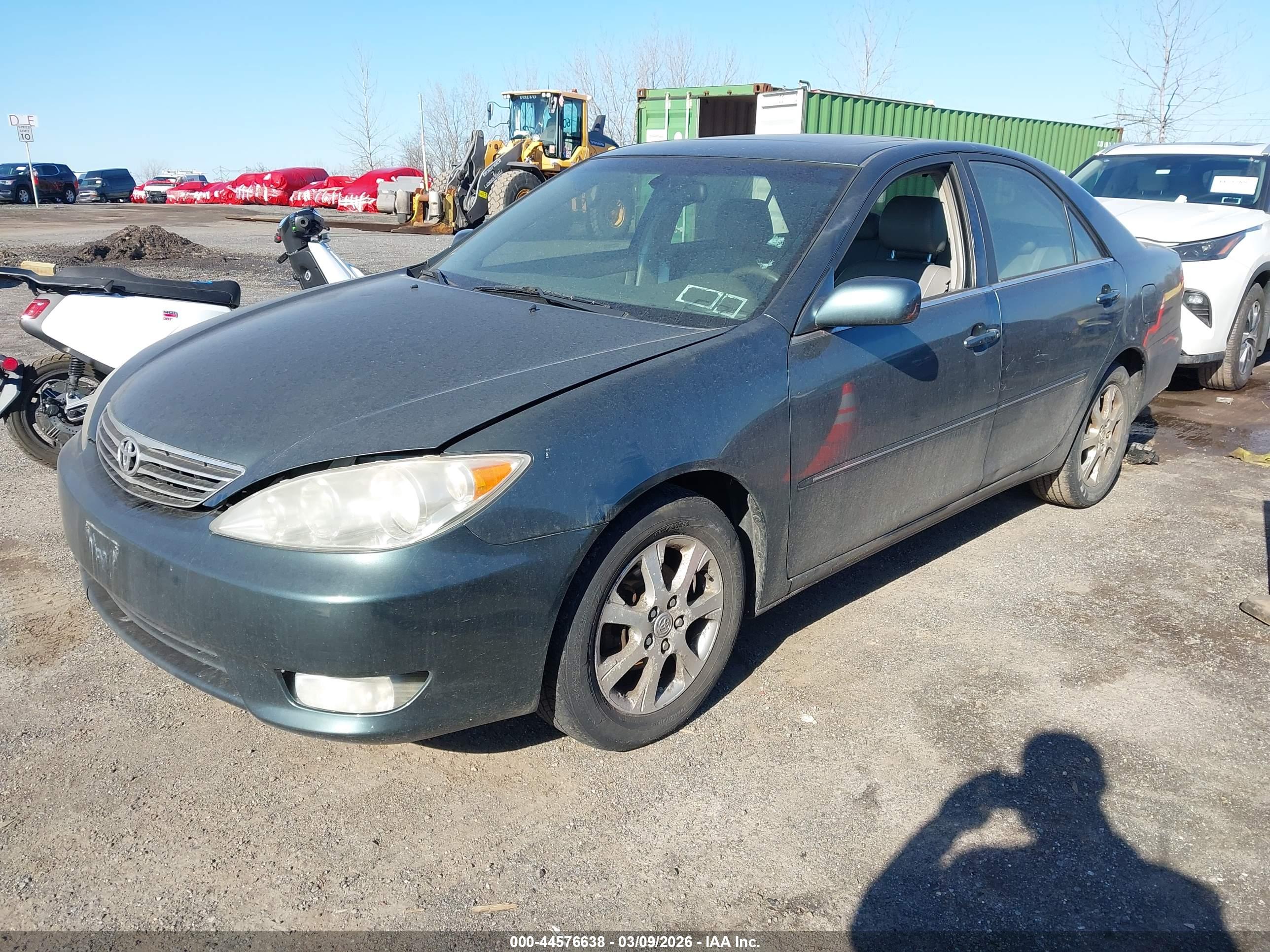 TOYOTA CAMRY image 2