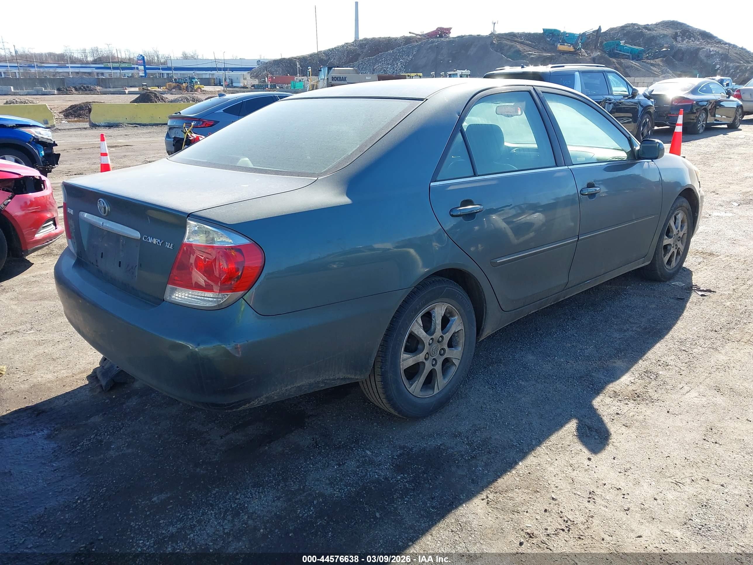 TOYOTA CAMRY image 4