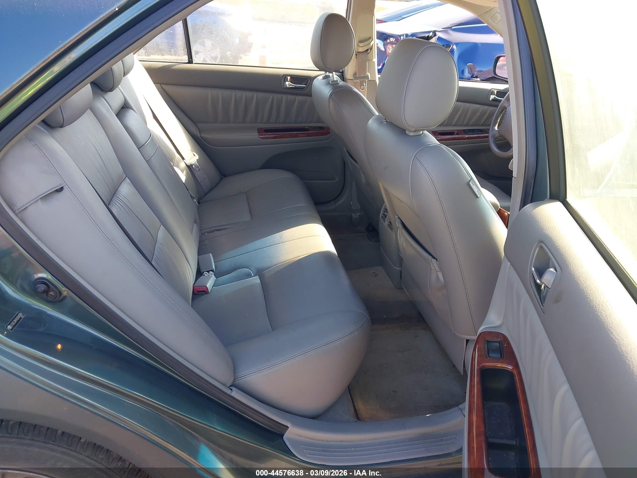 TOYOTA CAMRY image 8