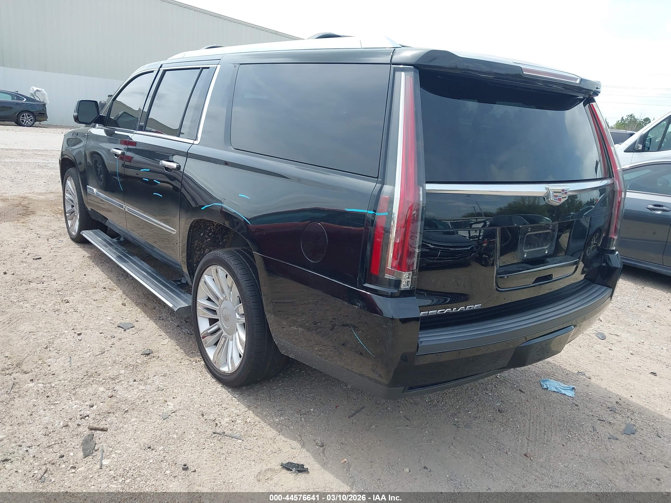 CADILLAC ESCALADE image 3