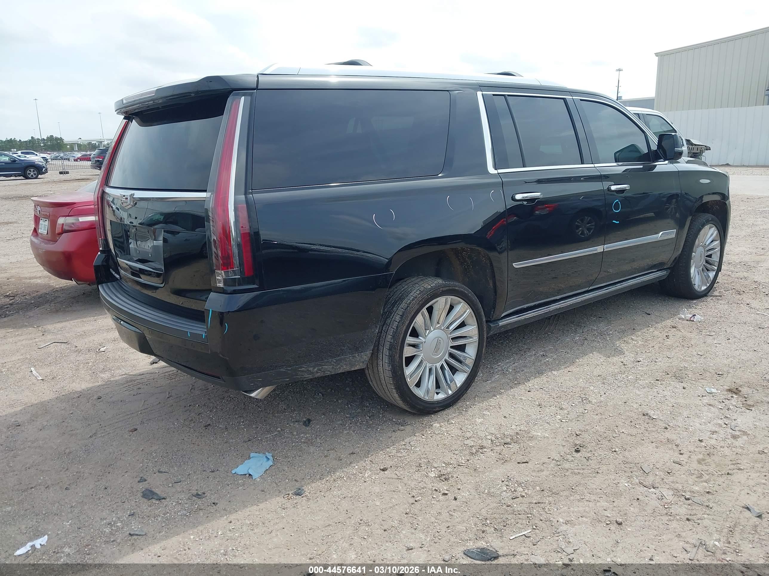 CADILLAC ESCALADE image 4