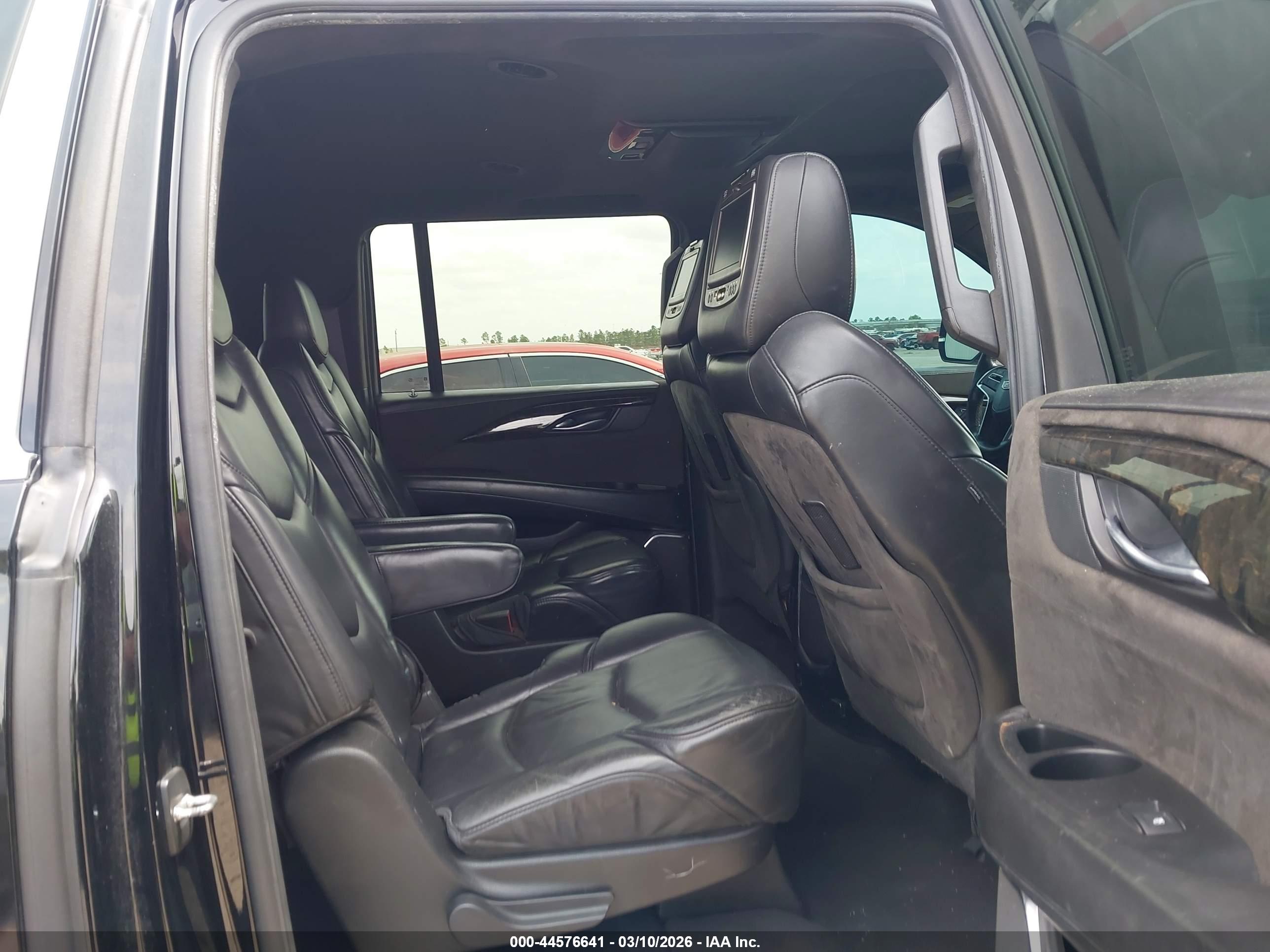 CADILLAC ESCALADE image 5