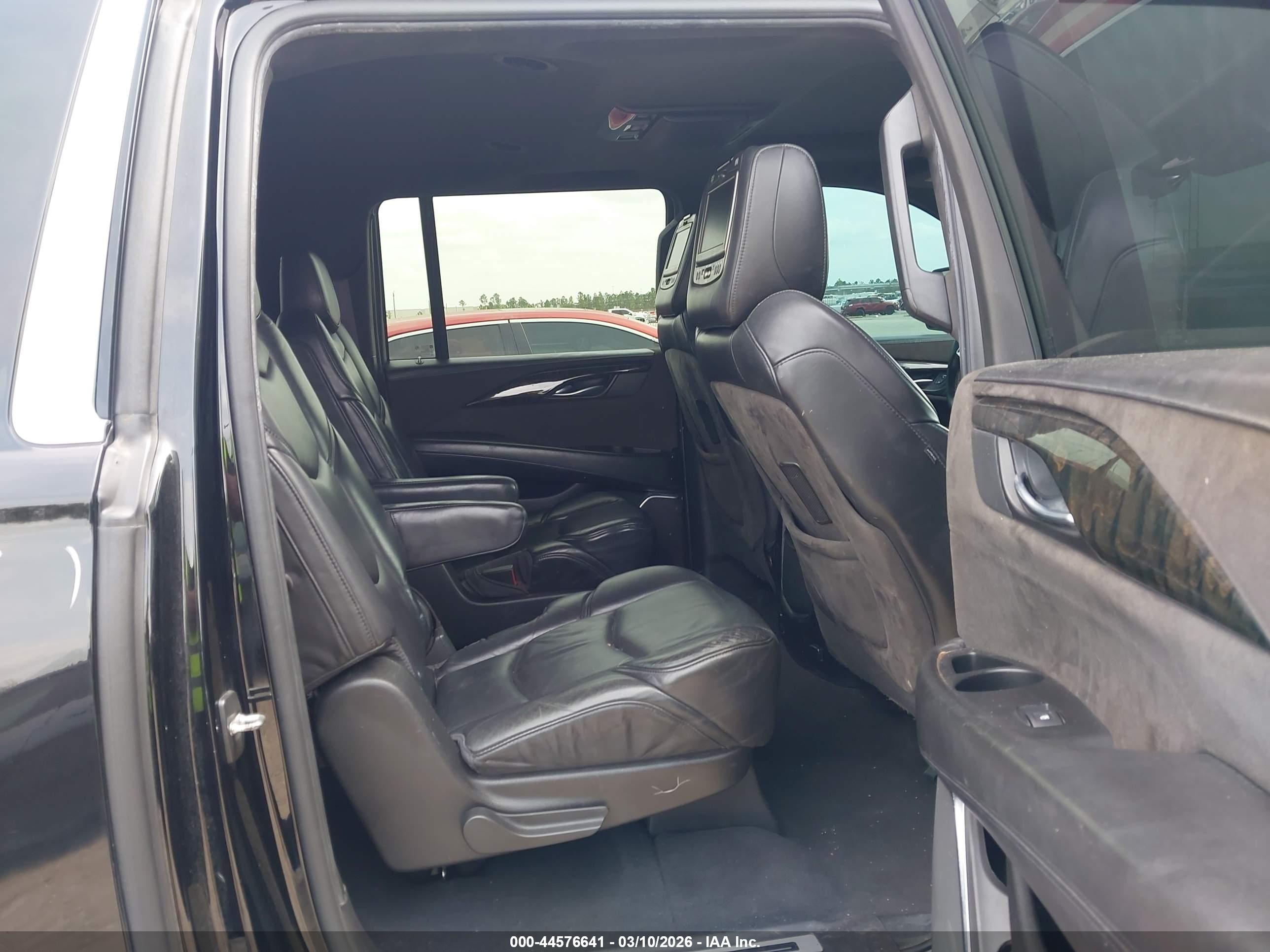 CADILLAC ESCALADE image 8