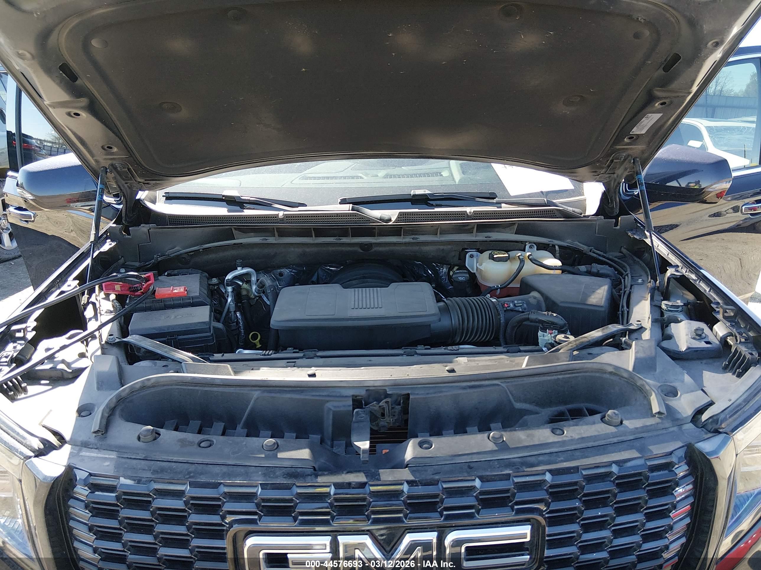 GMC YUKON image 10