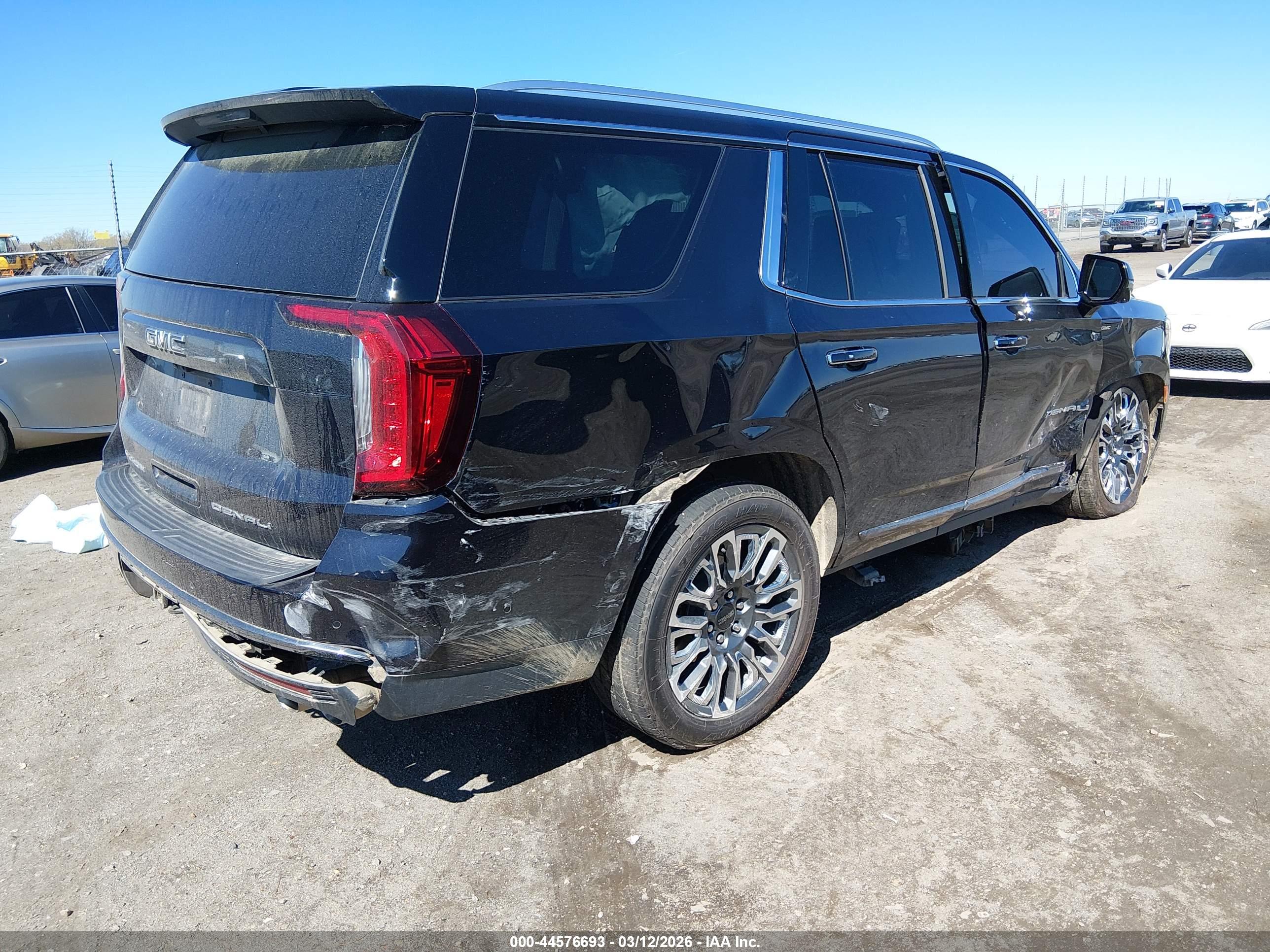 GMC YUKON image 4