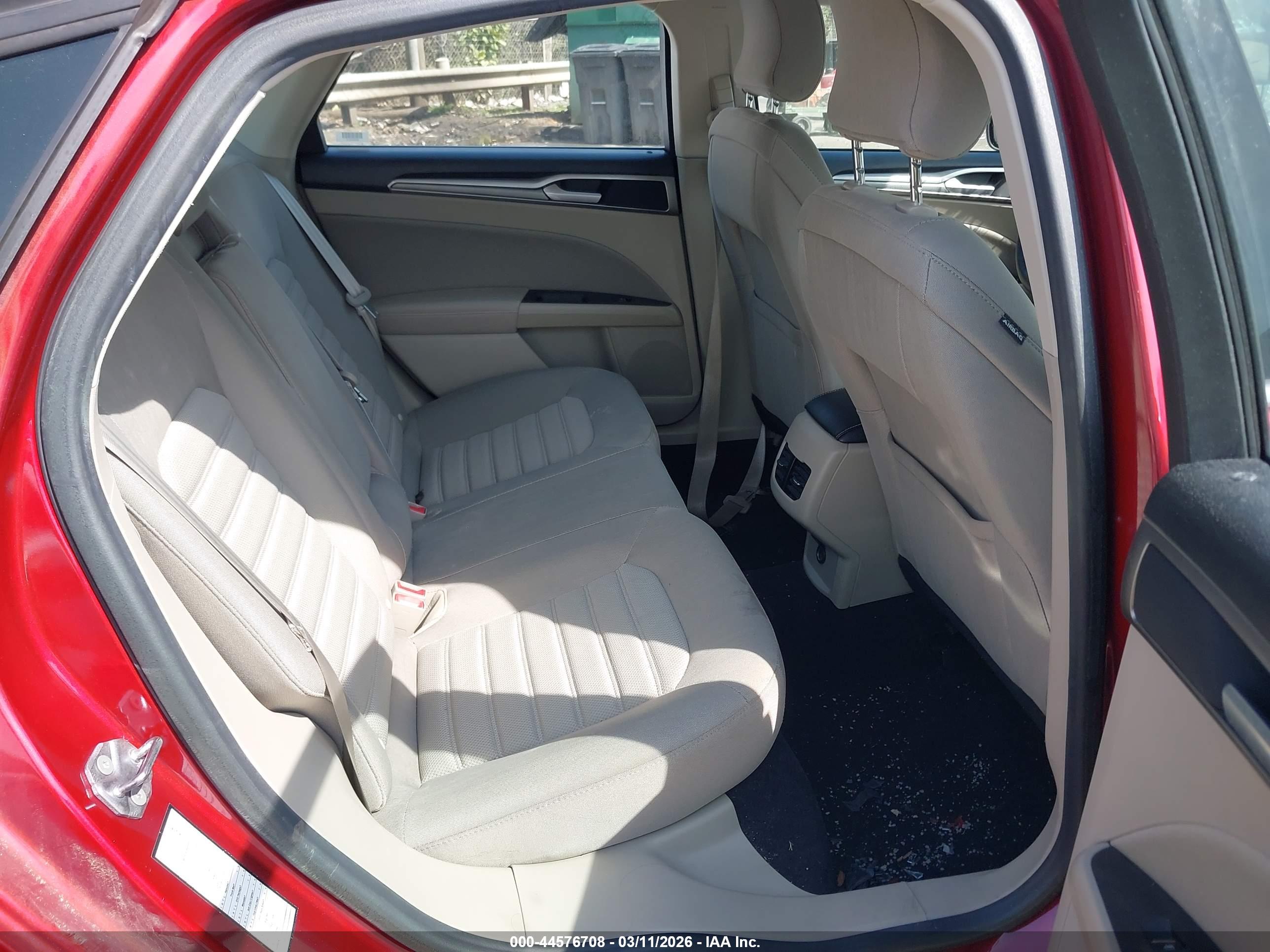 FORD FUSION image 8