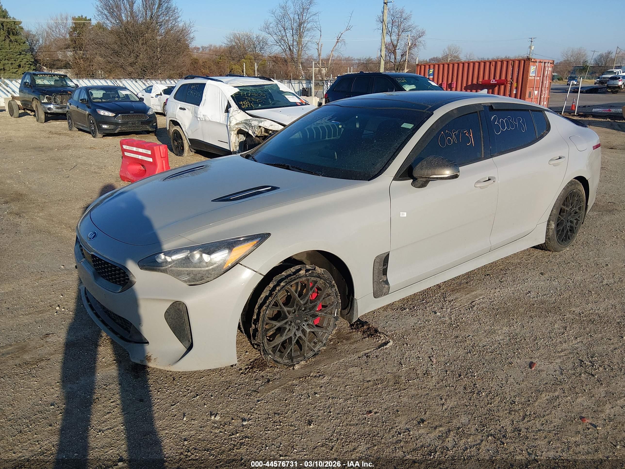 KIA STINGER image 2
