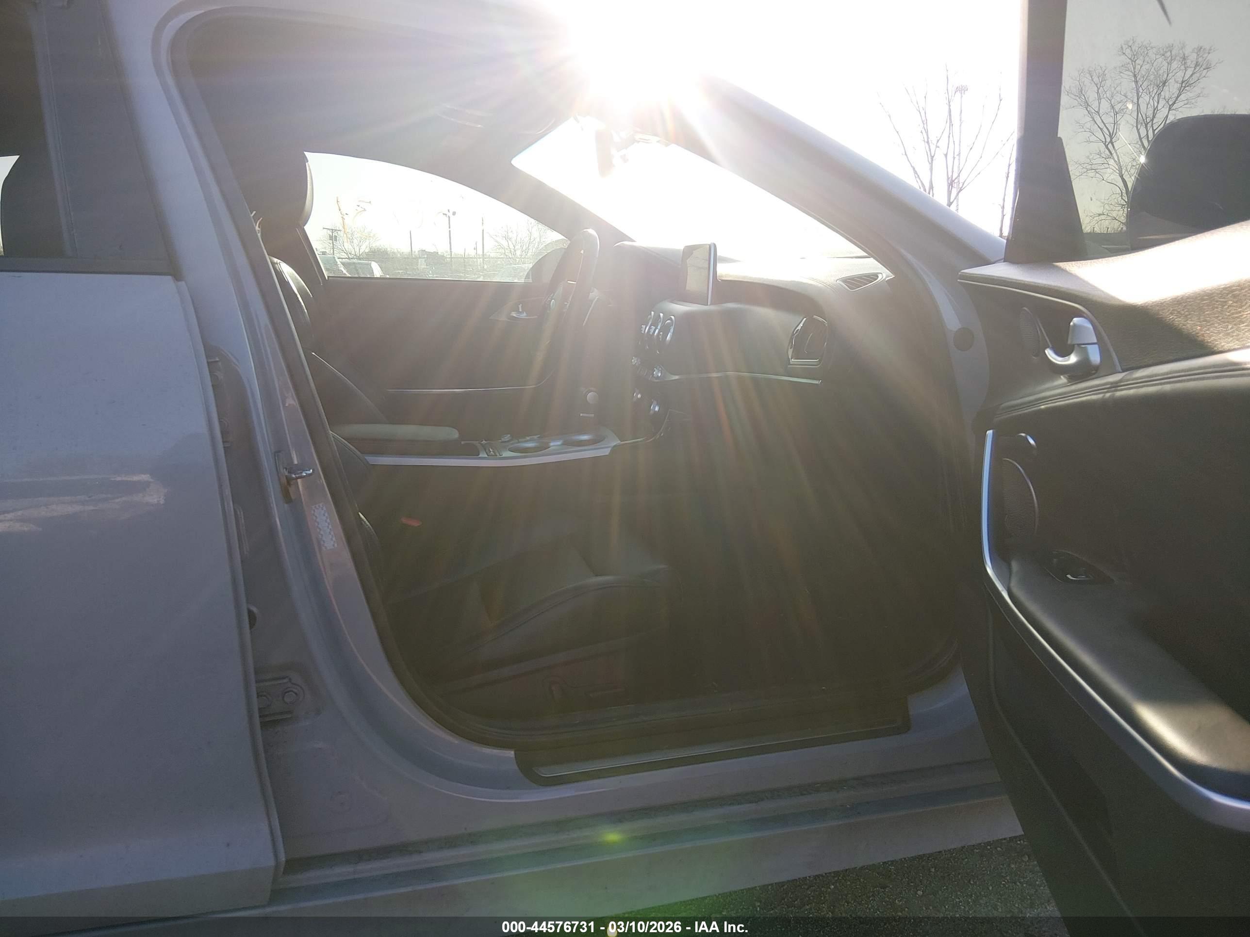 KIA STINGER image 5