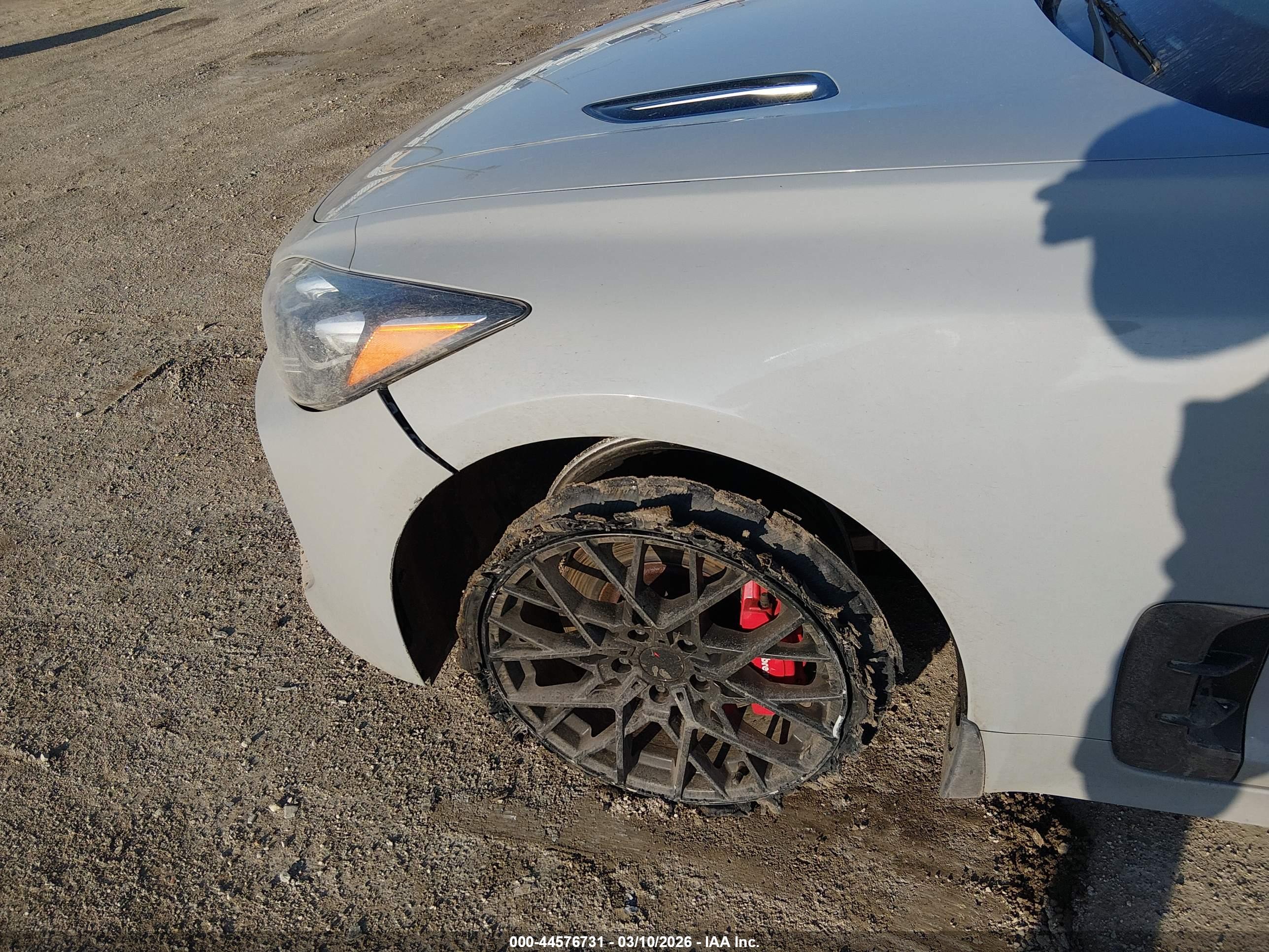 KIA STINGER image 6