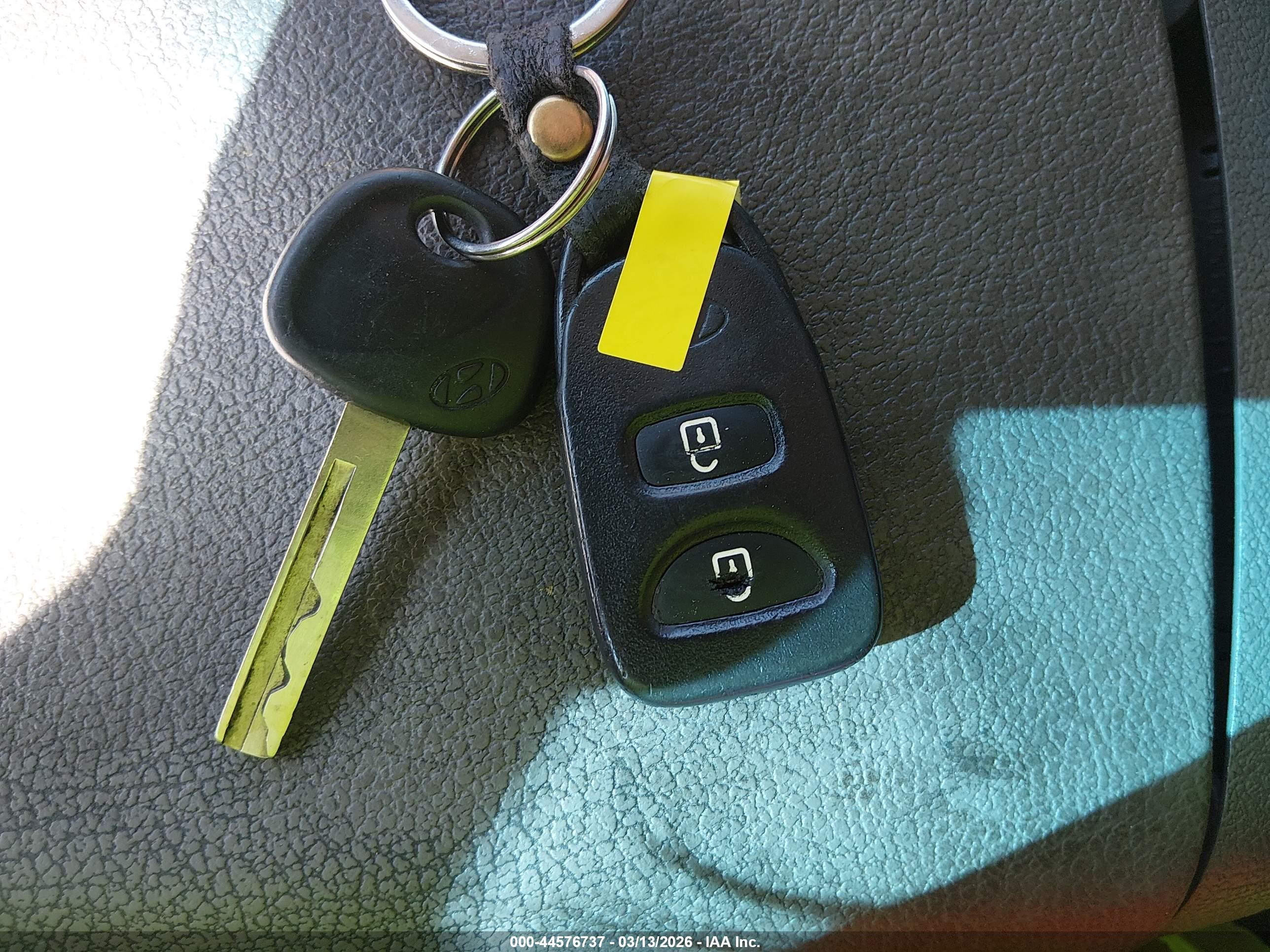 HYUNDAI ACCENT image 11