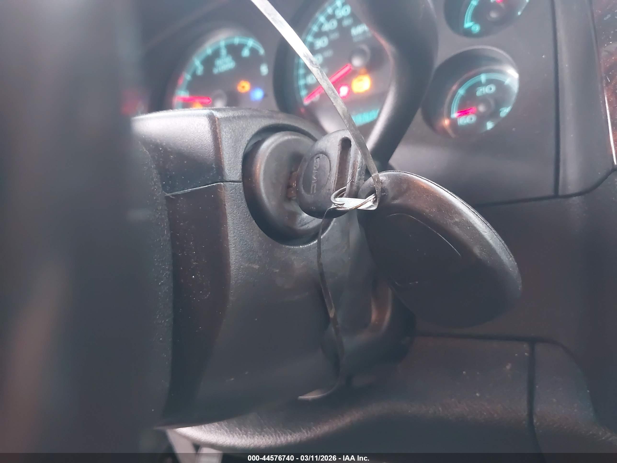 GMC YUKON image 11