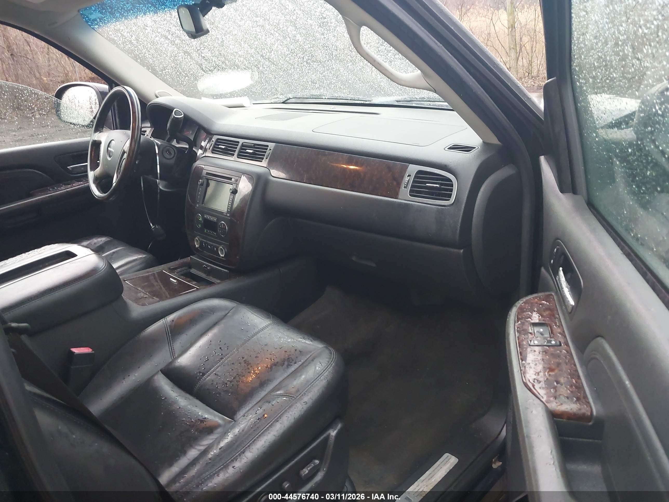 GMC YUKON image 5