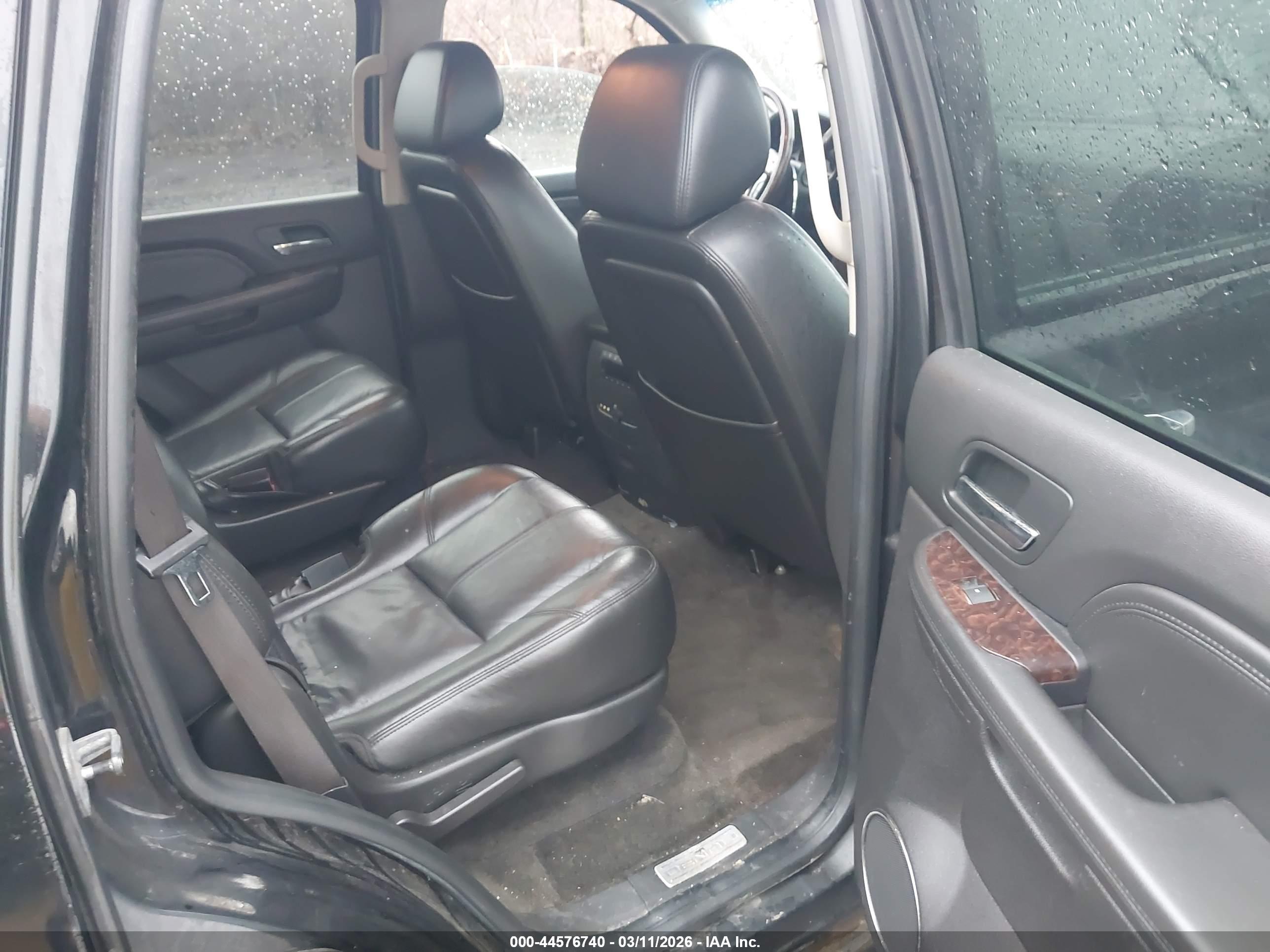 GMC YUKON image 8