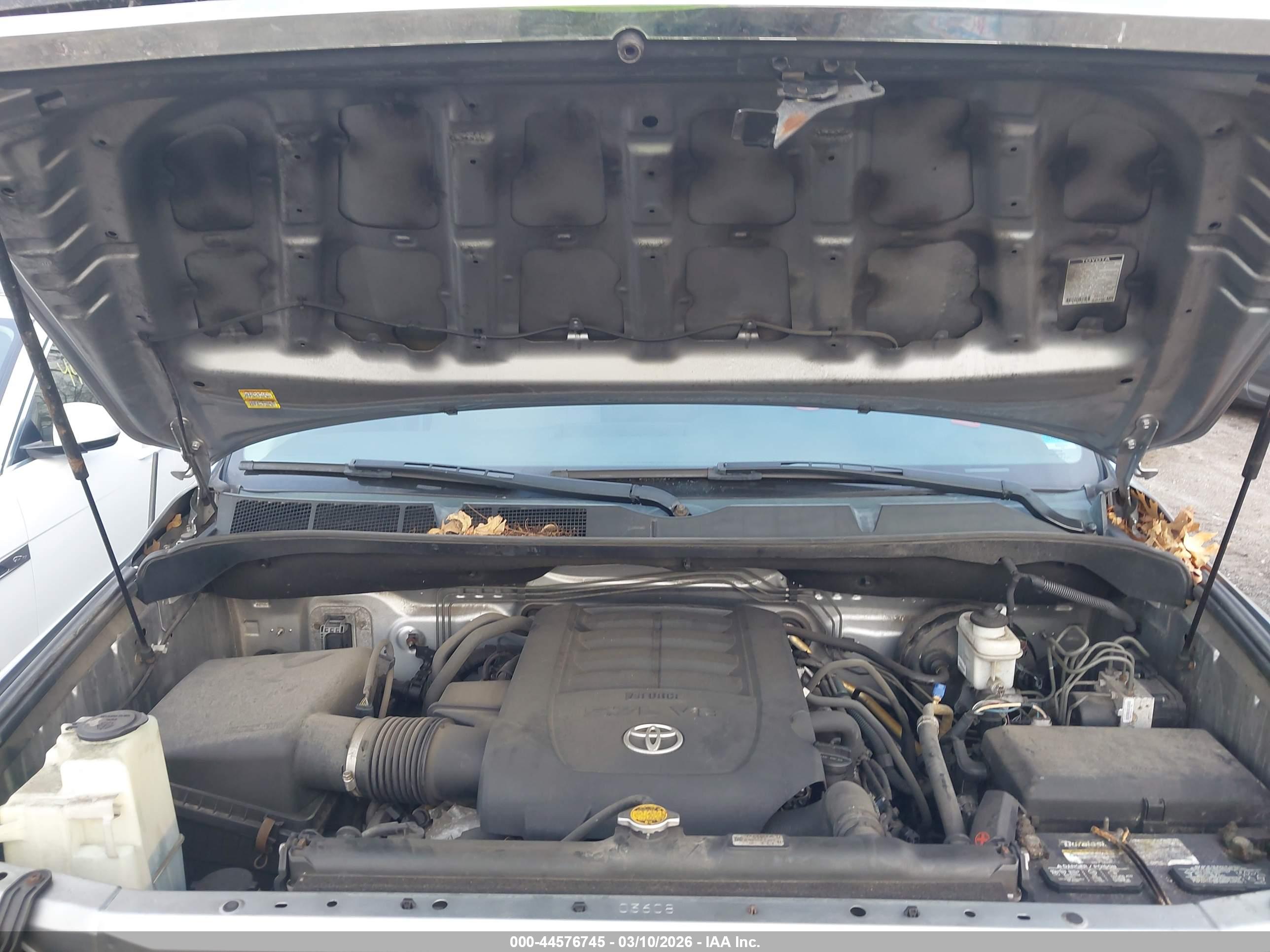 TOYOTA TUNDRA image 10