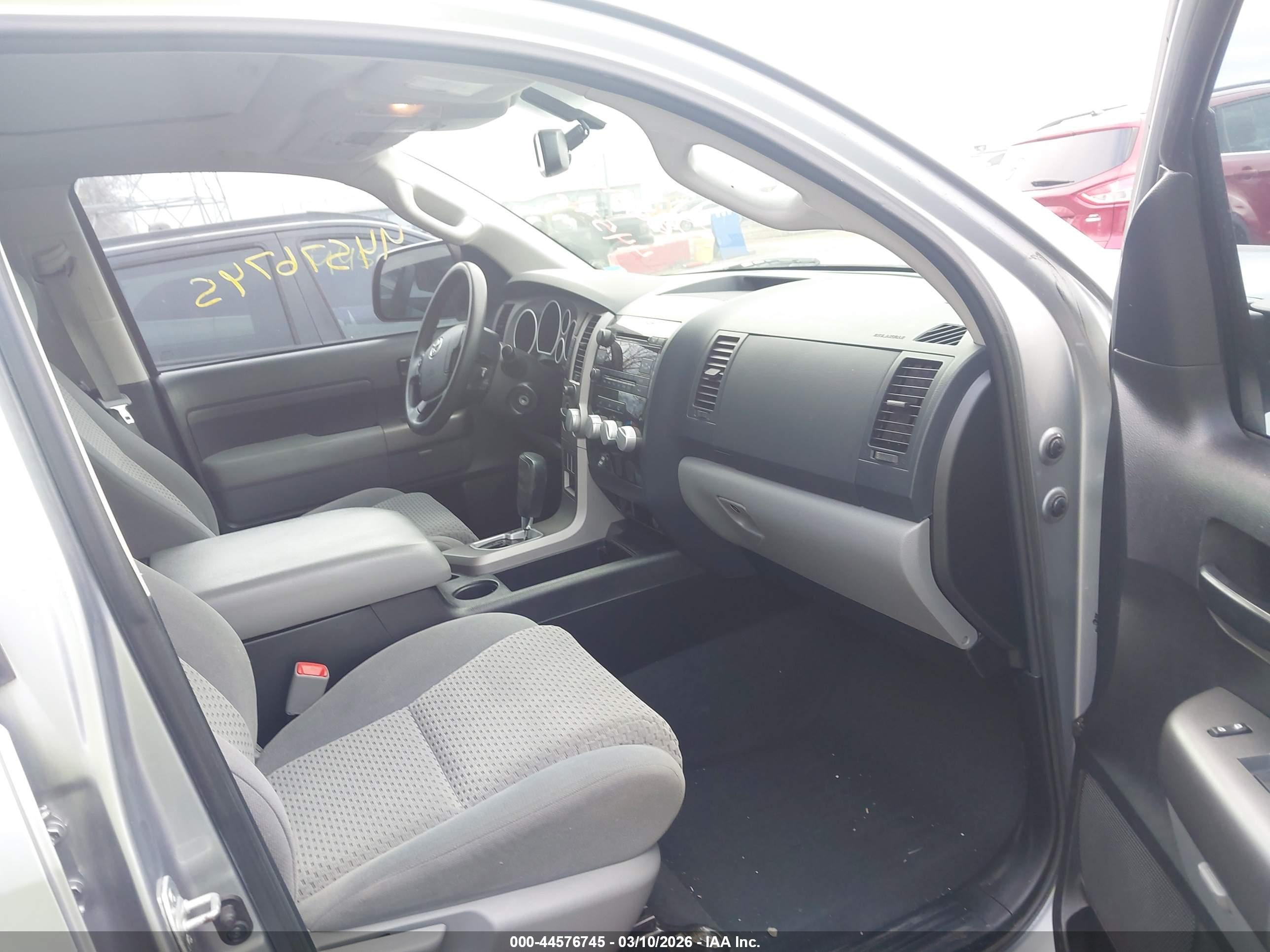 TOYOTA TUNDRA image 5