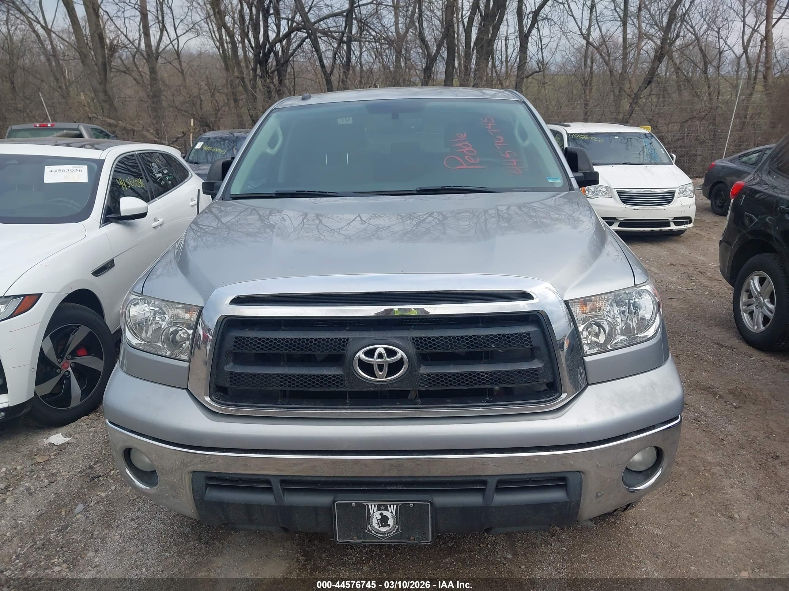 TOYOTA TUNDRA image 6
