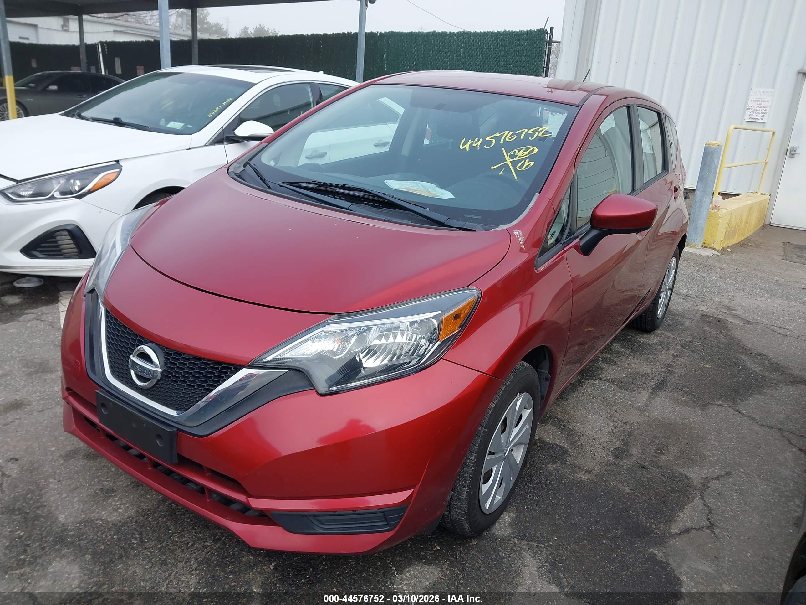 NISSAN VERSA image 2