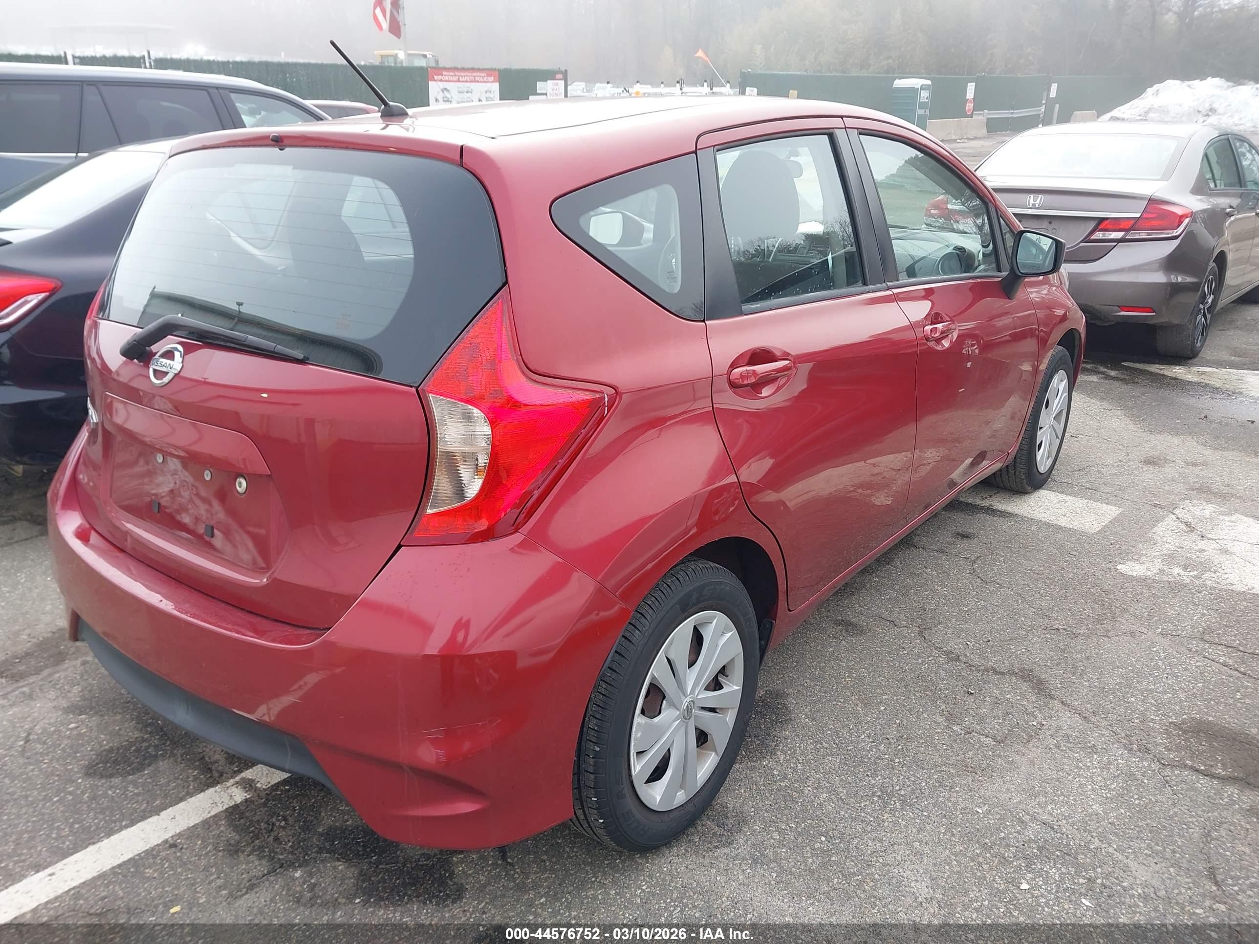 NISSAN VERSA image 4