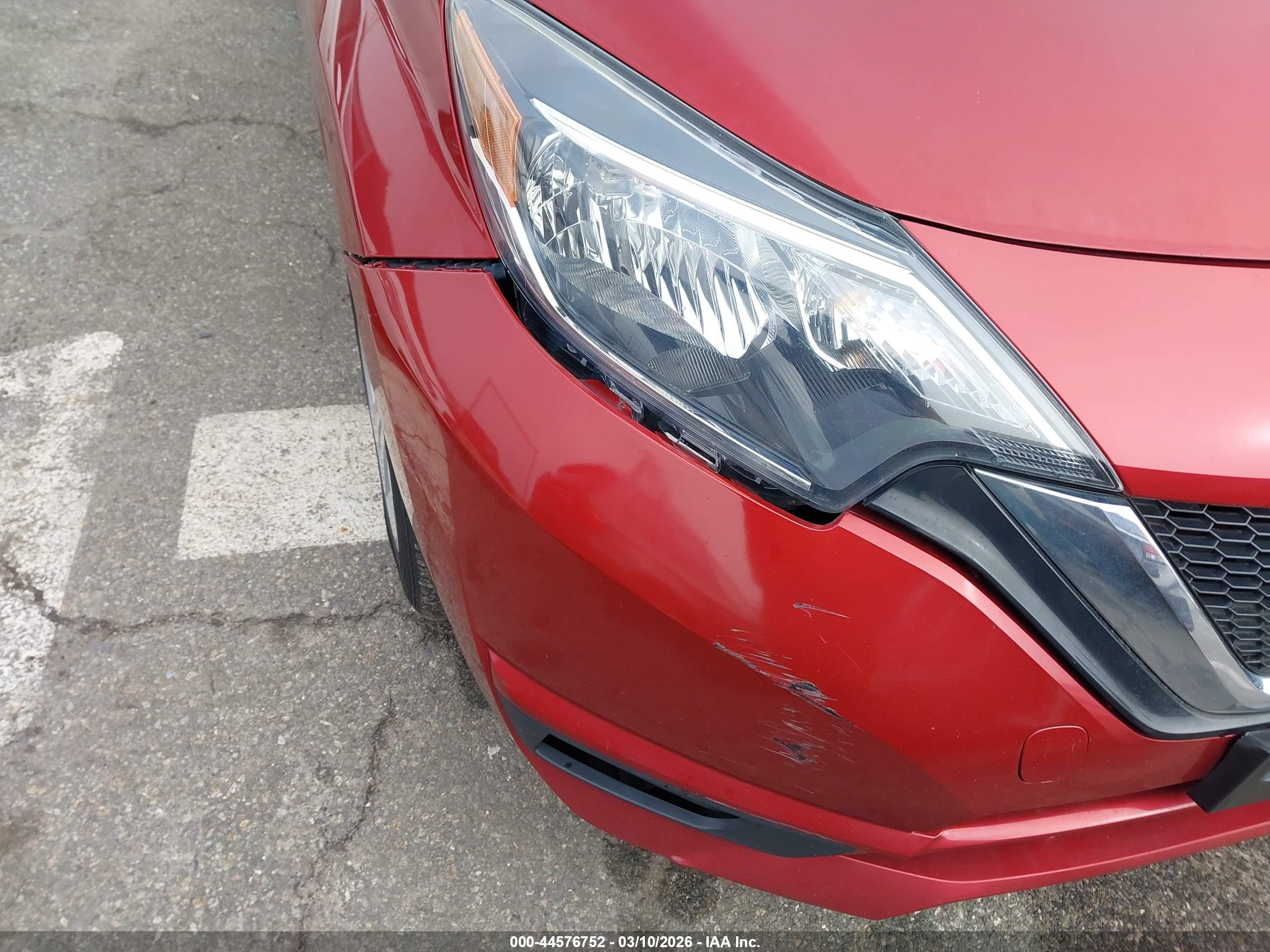 NISSAN VERSA image 6