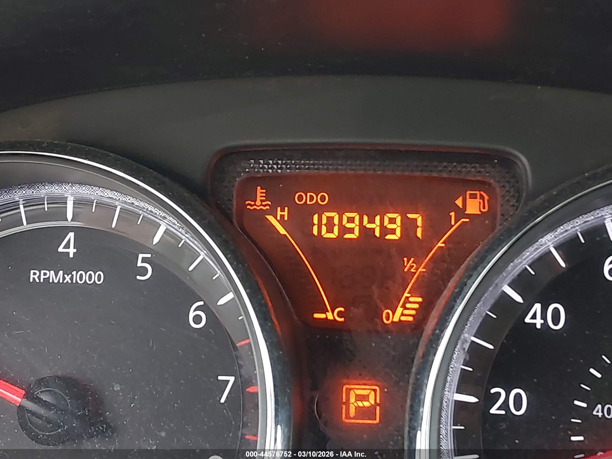 NISSAN VERSA image 7
