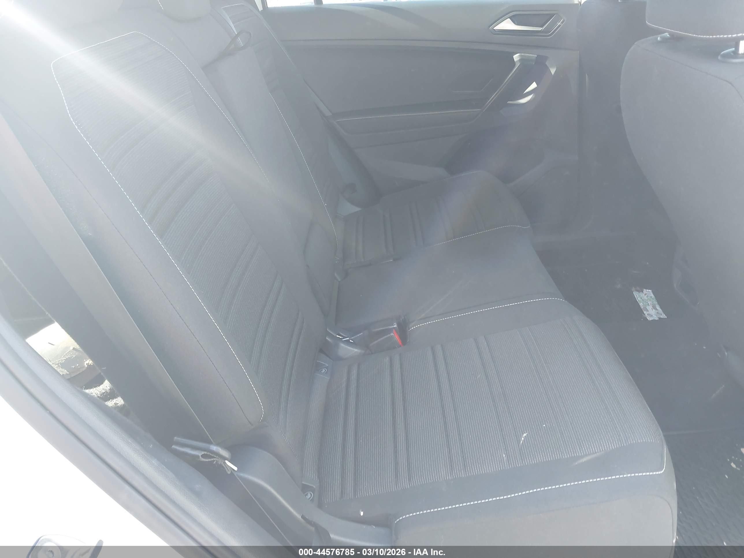 VOLKSWAGEN TIGUAN image 8