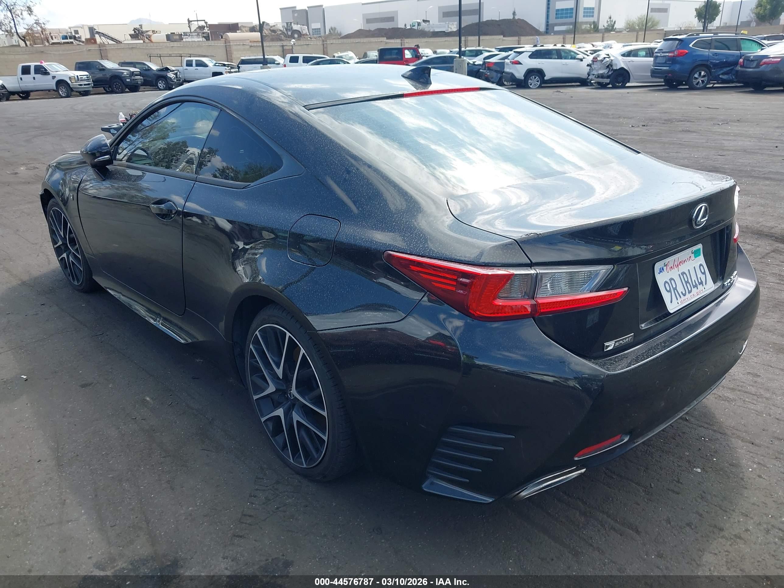 LEXUS RC image 3