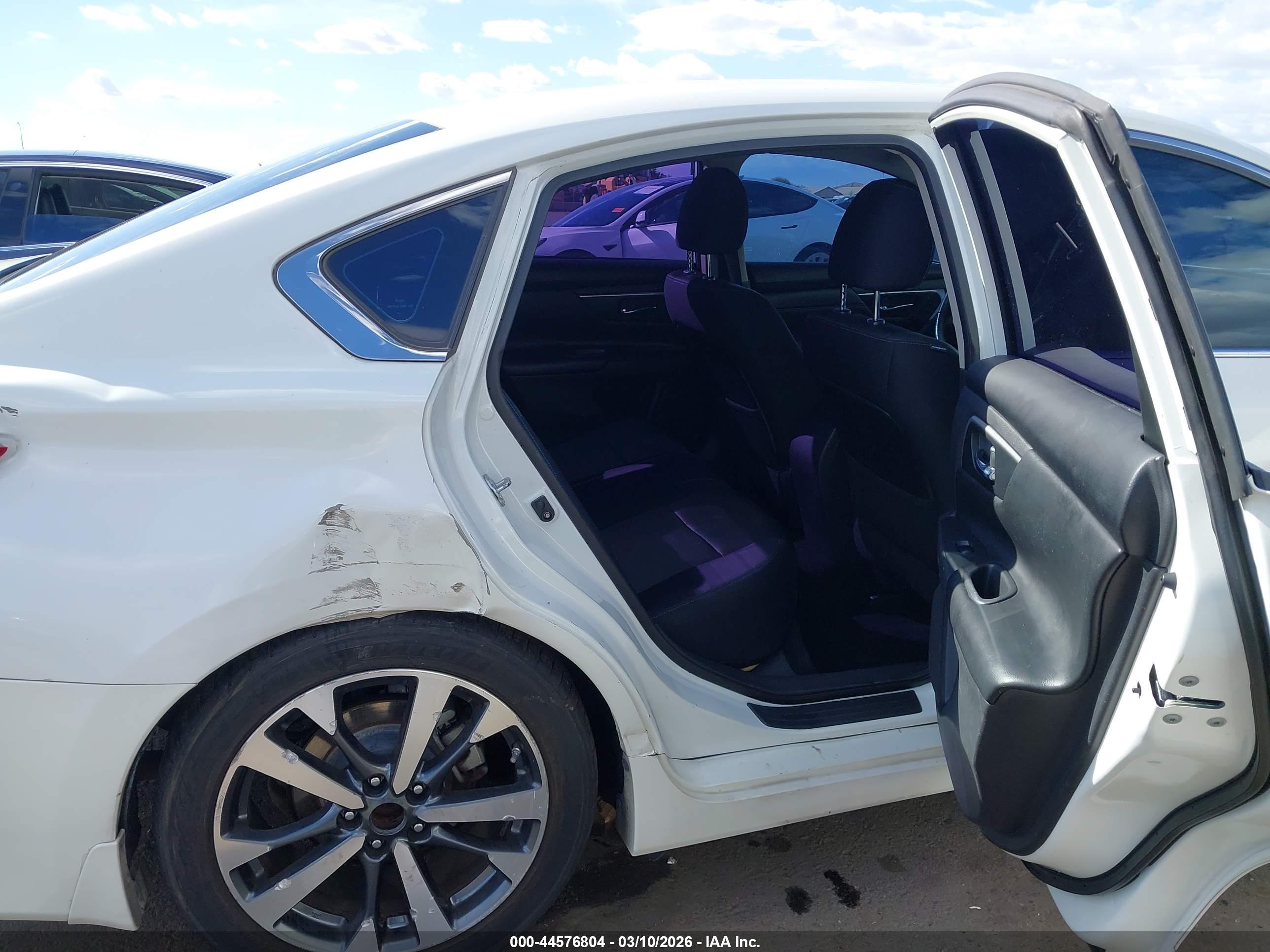 NISSAN ALTIMA image 8